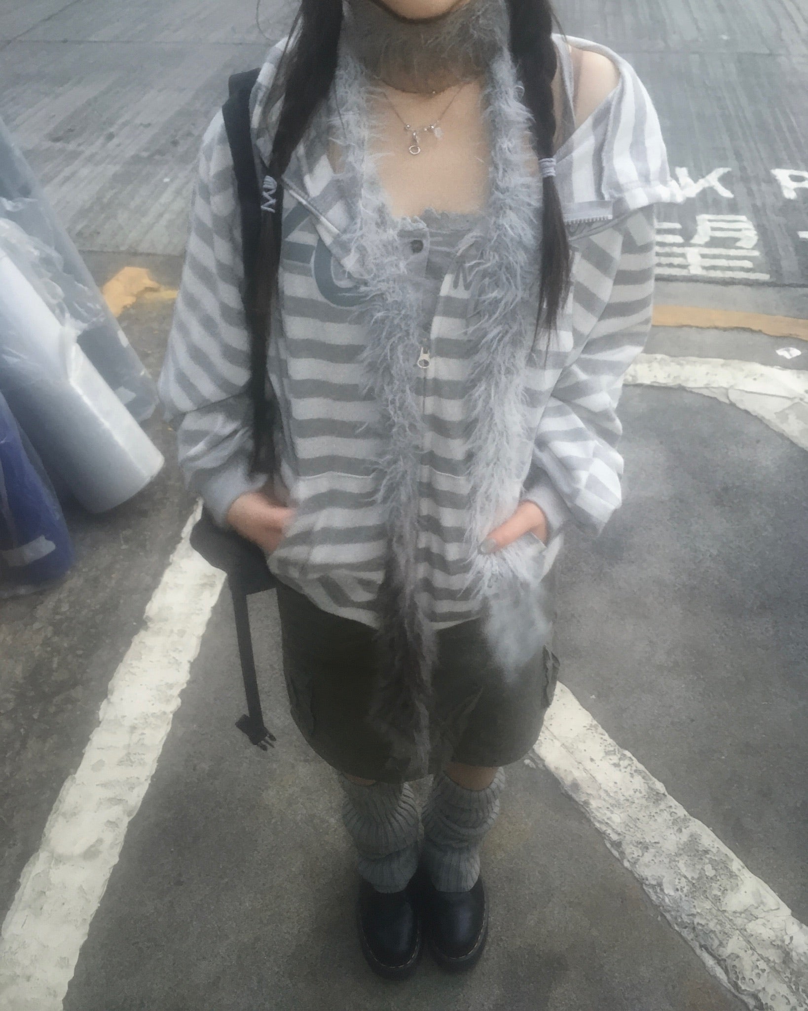 20 striped zip-up hoodie (grey)