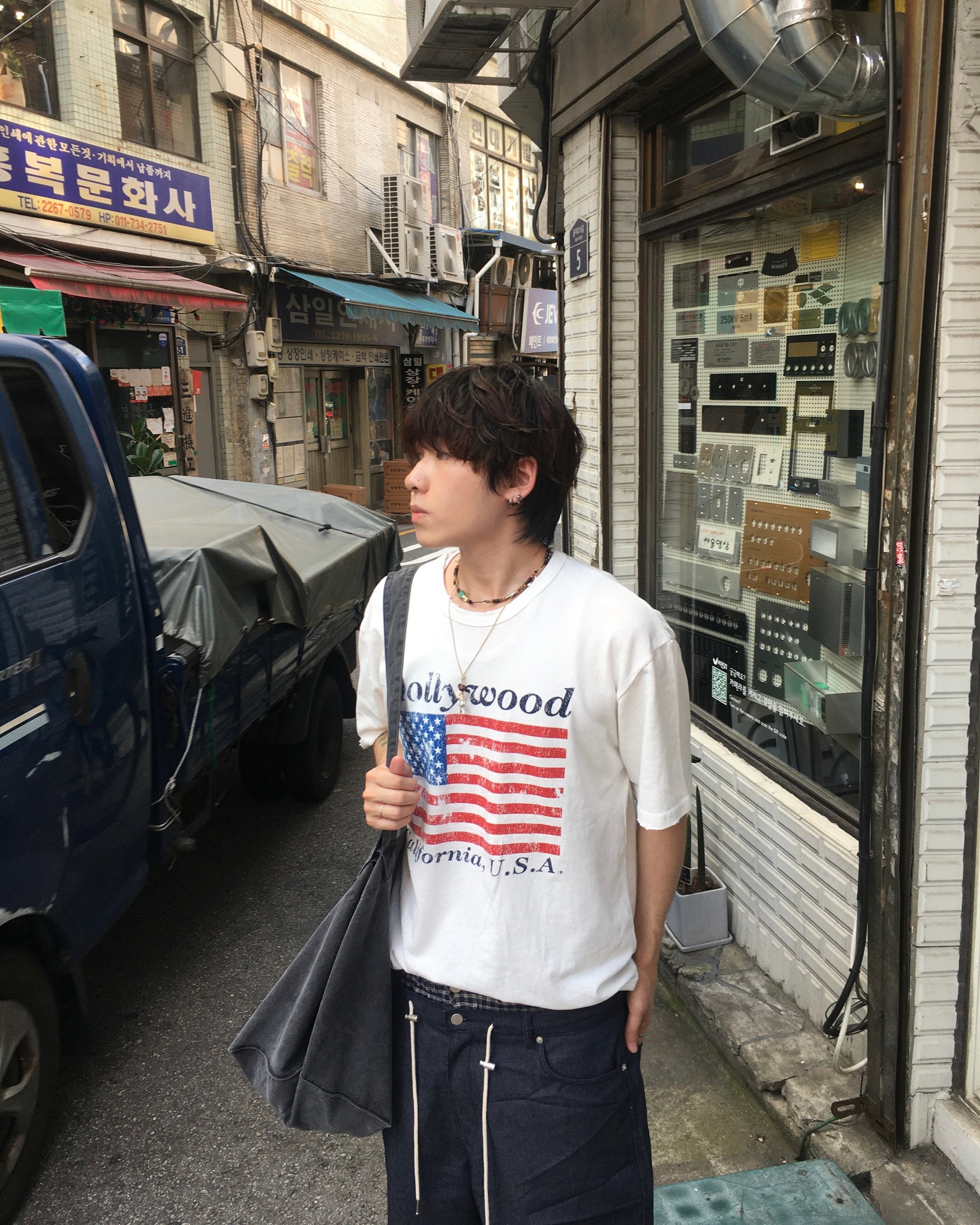 hollywood painted tee (white)