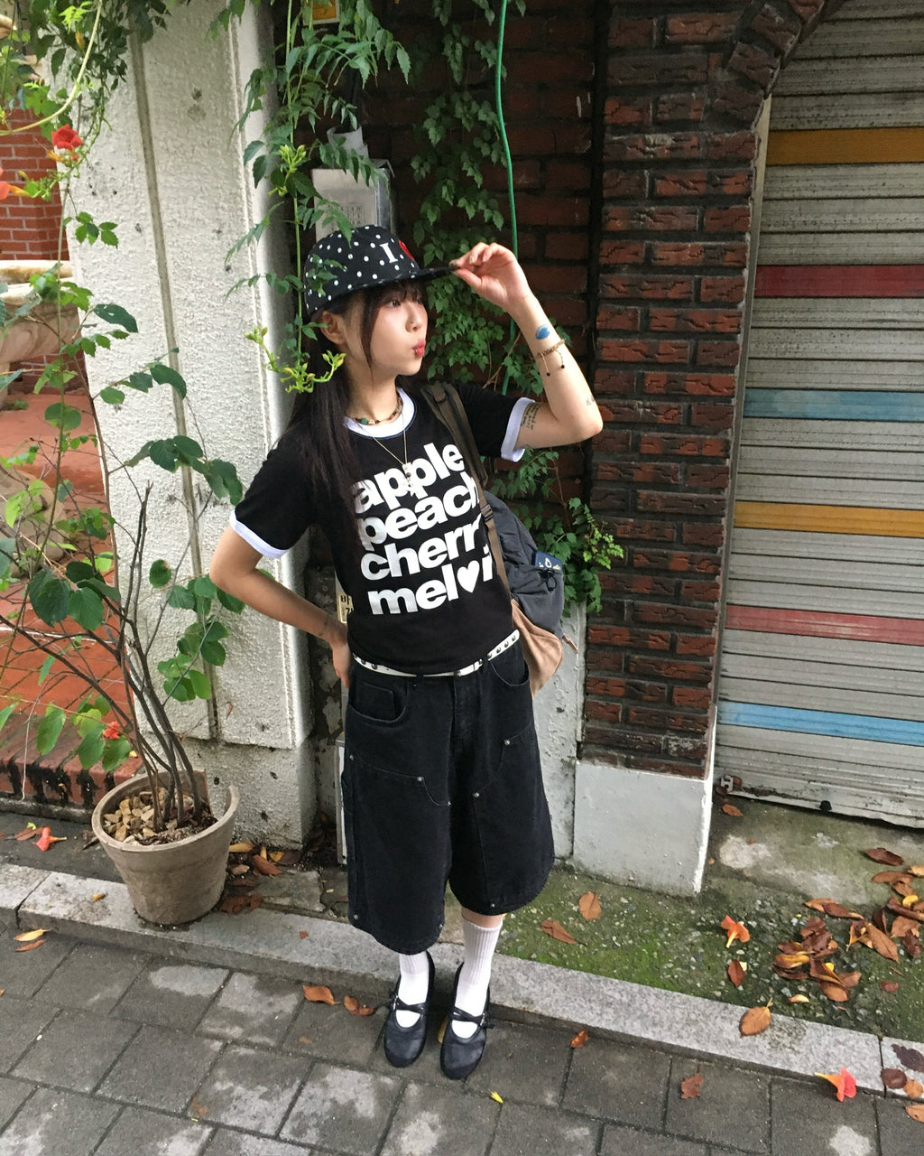 fruit ringer half tee (black)