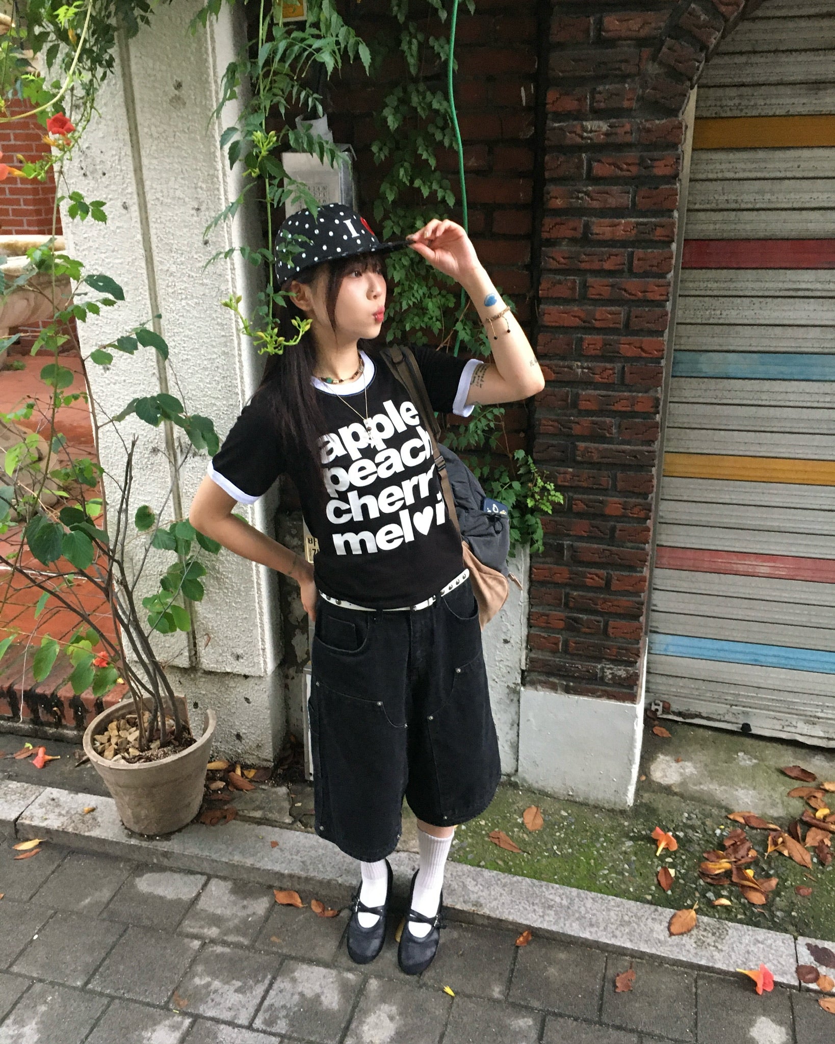 fruit ringer half tee (black)