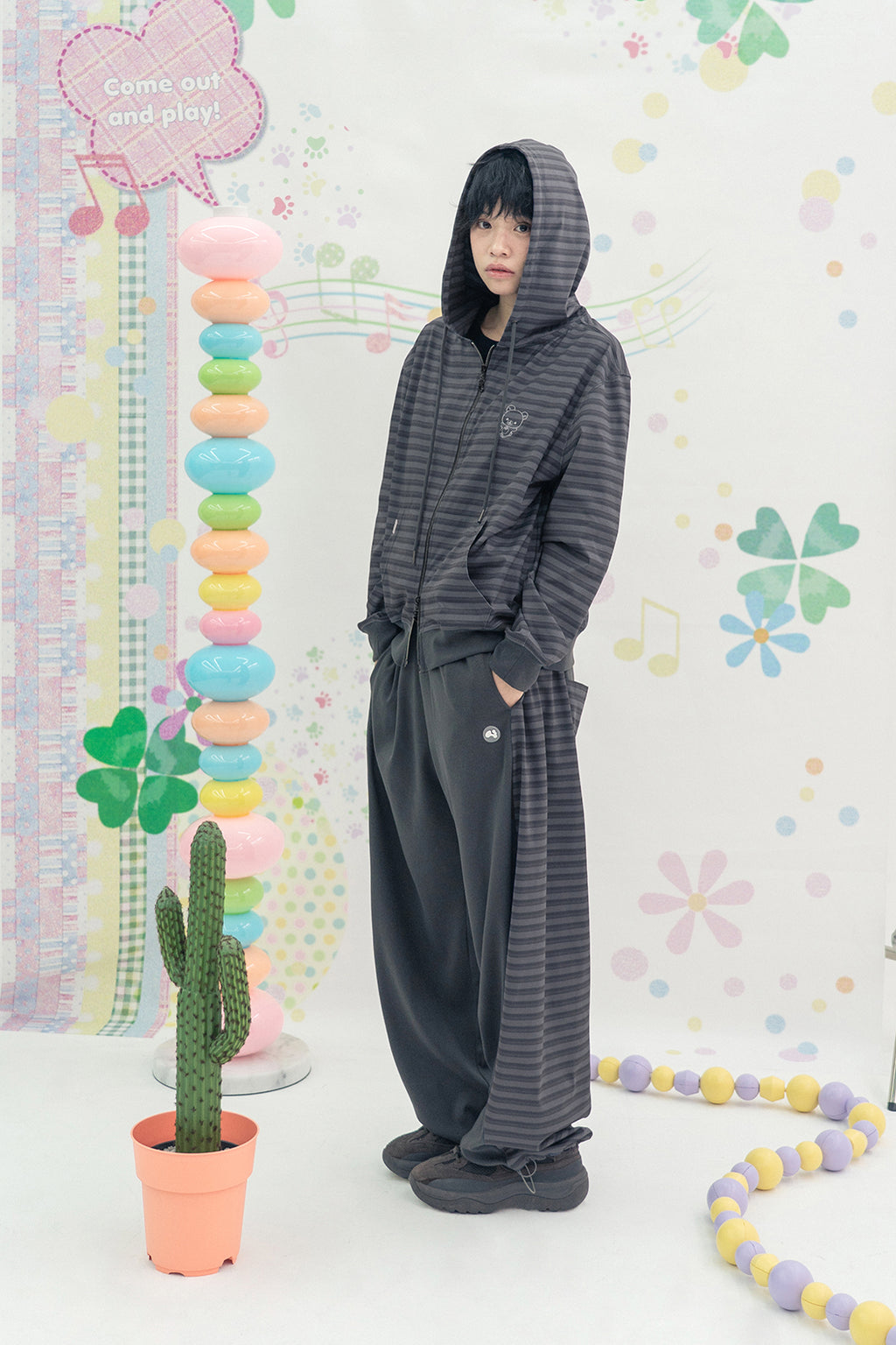 HUGYOURSKIN STRIPE KORILAKKUMA HOODIE ZIP-UP (CHARCOAL)
