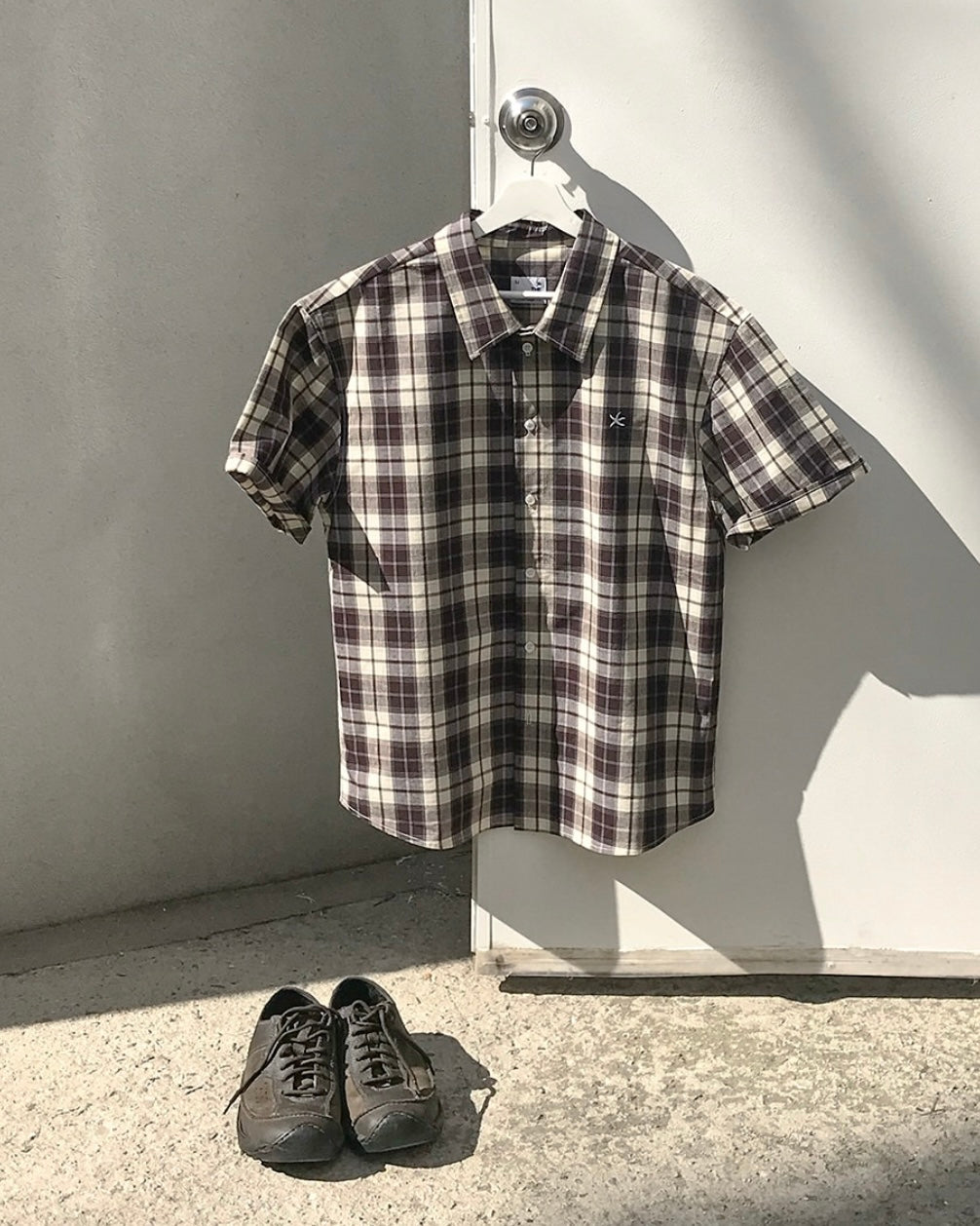 TCM MINI LOGO CHECK HALF SHIRTS (BROWN)