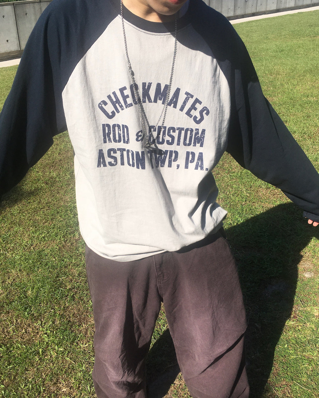 checkmates raglan tee (navy/grey) (men)