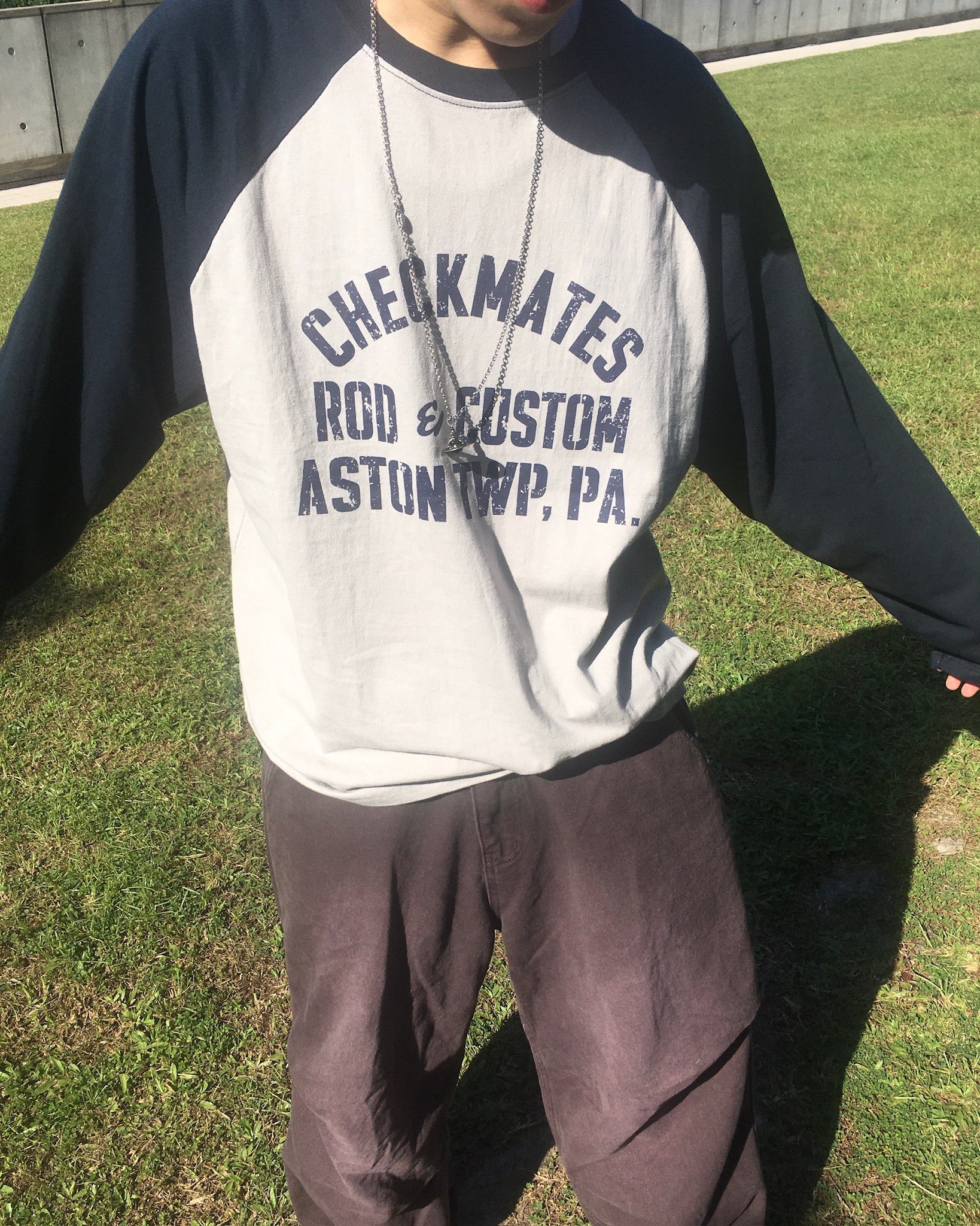 checkmates raglan tee (navy/grey) (men)