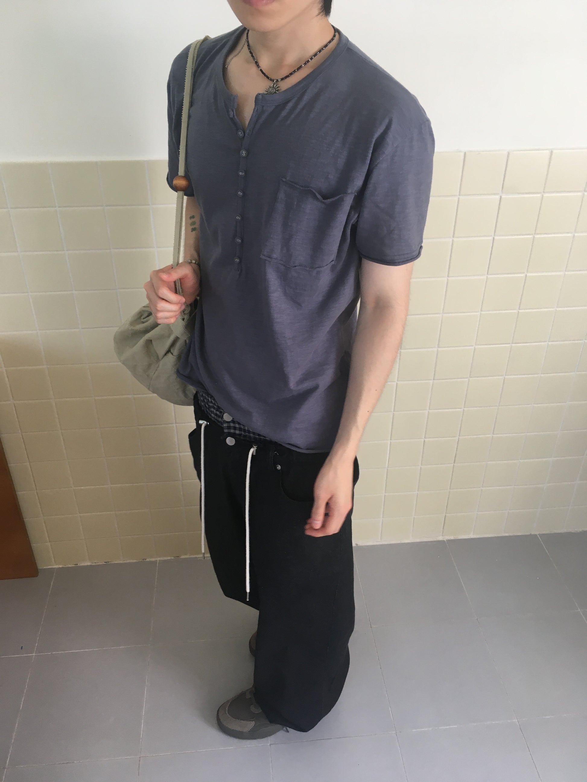 henley button tee (vintage blue)