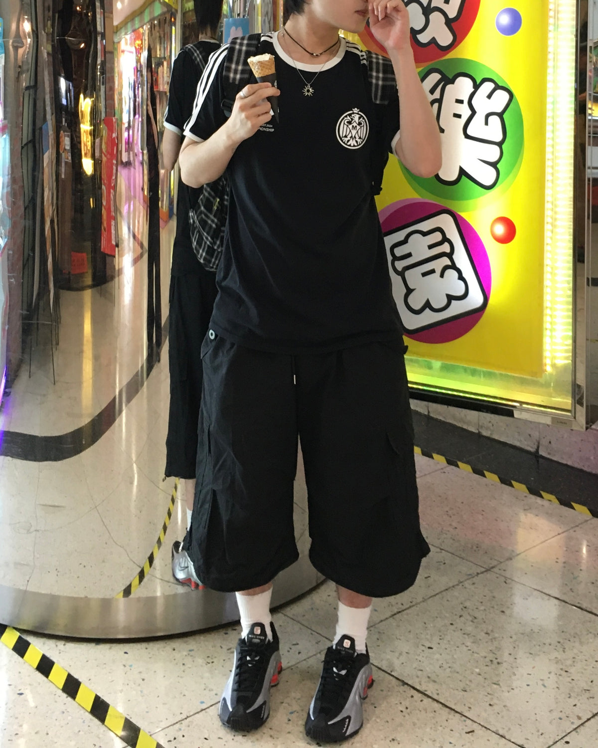 wide cut cargo bermuda pants
