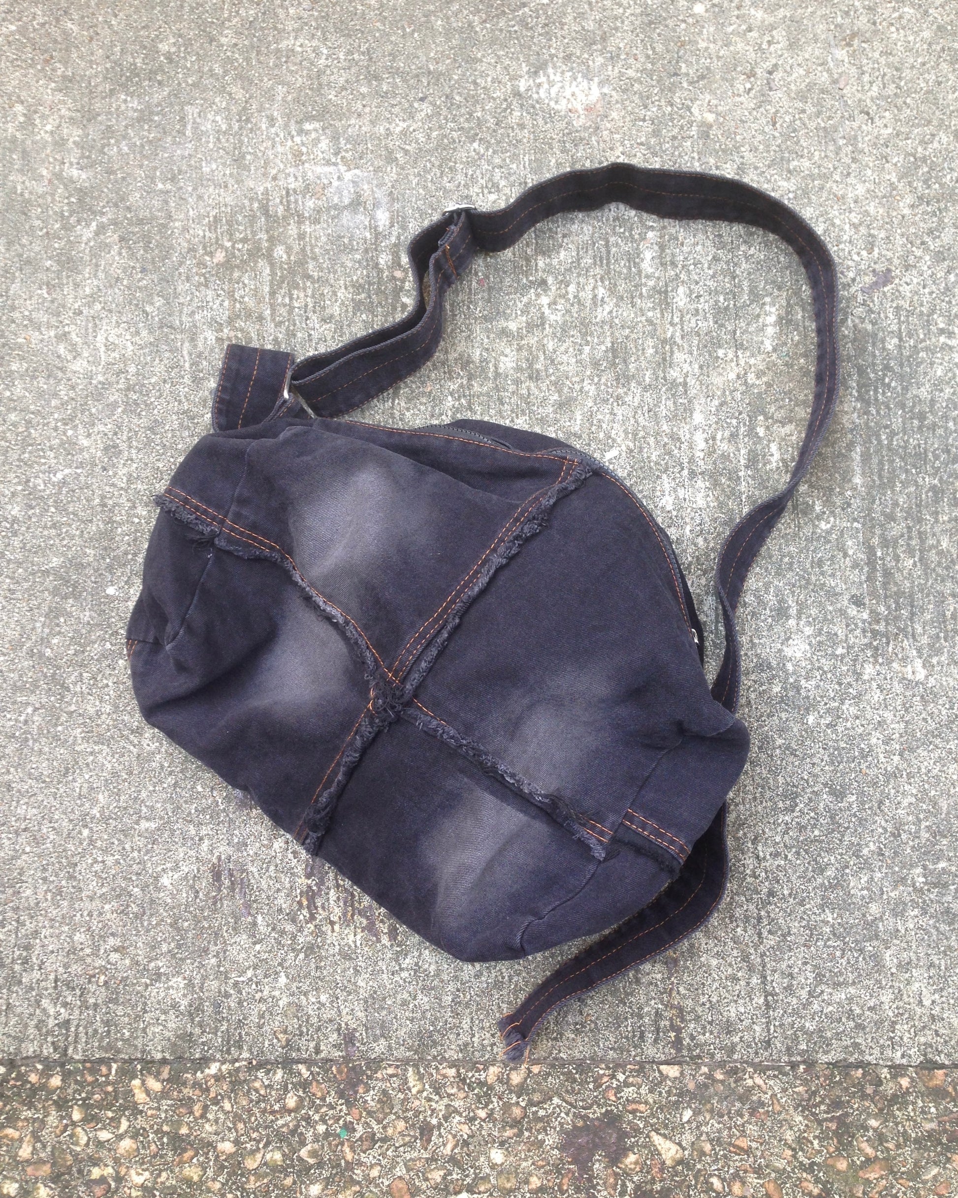 stitch washed denim bag (black)