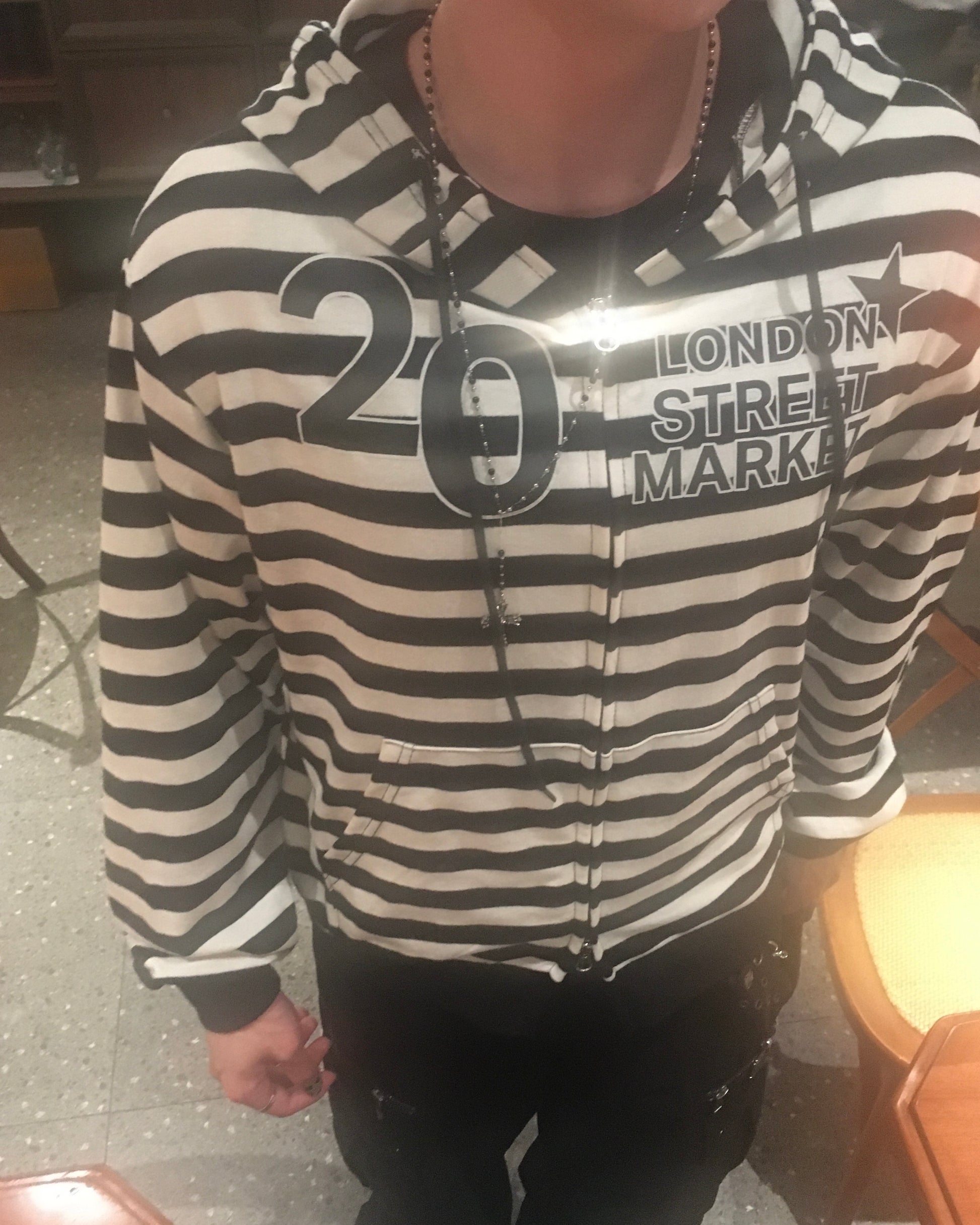 20 striped zip-up hoodie (black)