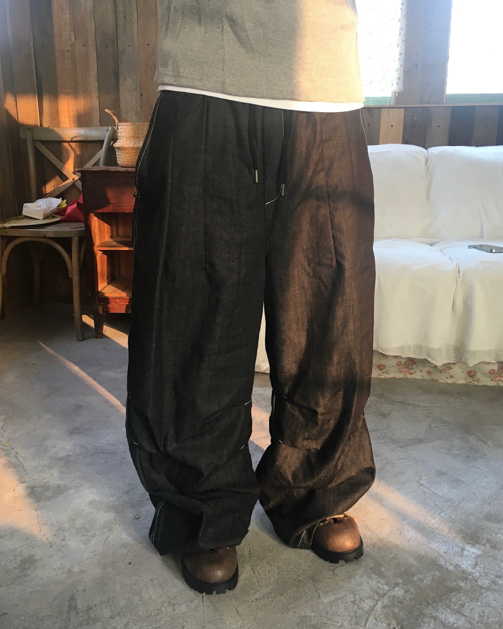 checked cinch back pants (black)