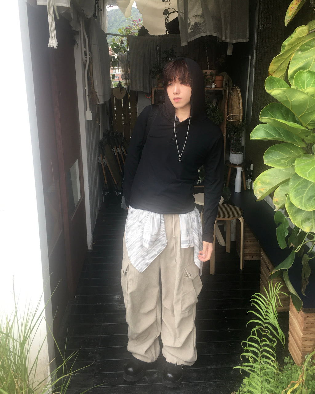 corduroy cargo pants (beige)