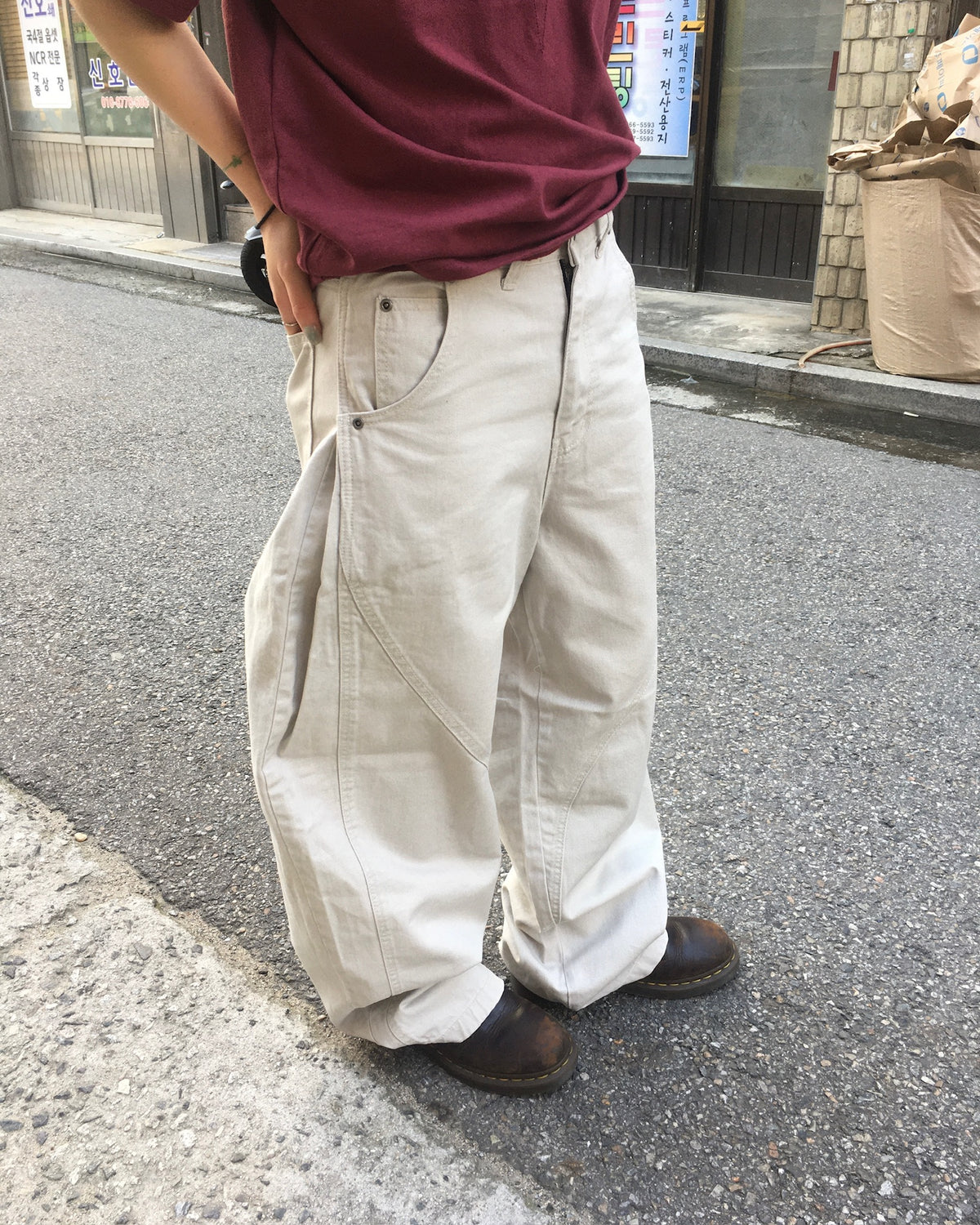 wavy chino pants (ivory)