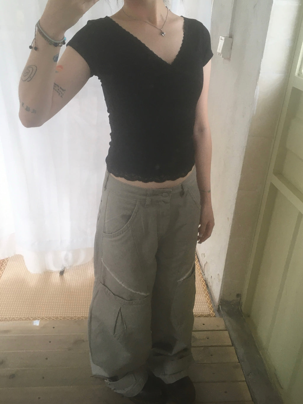 lace trim slim tee (black)