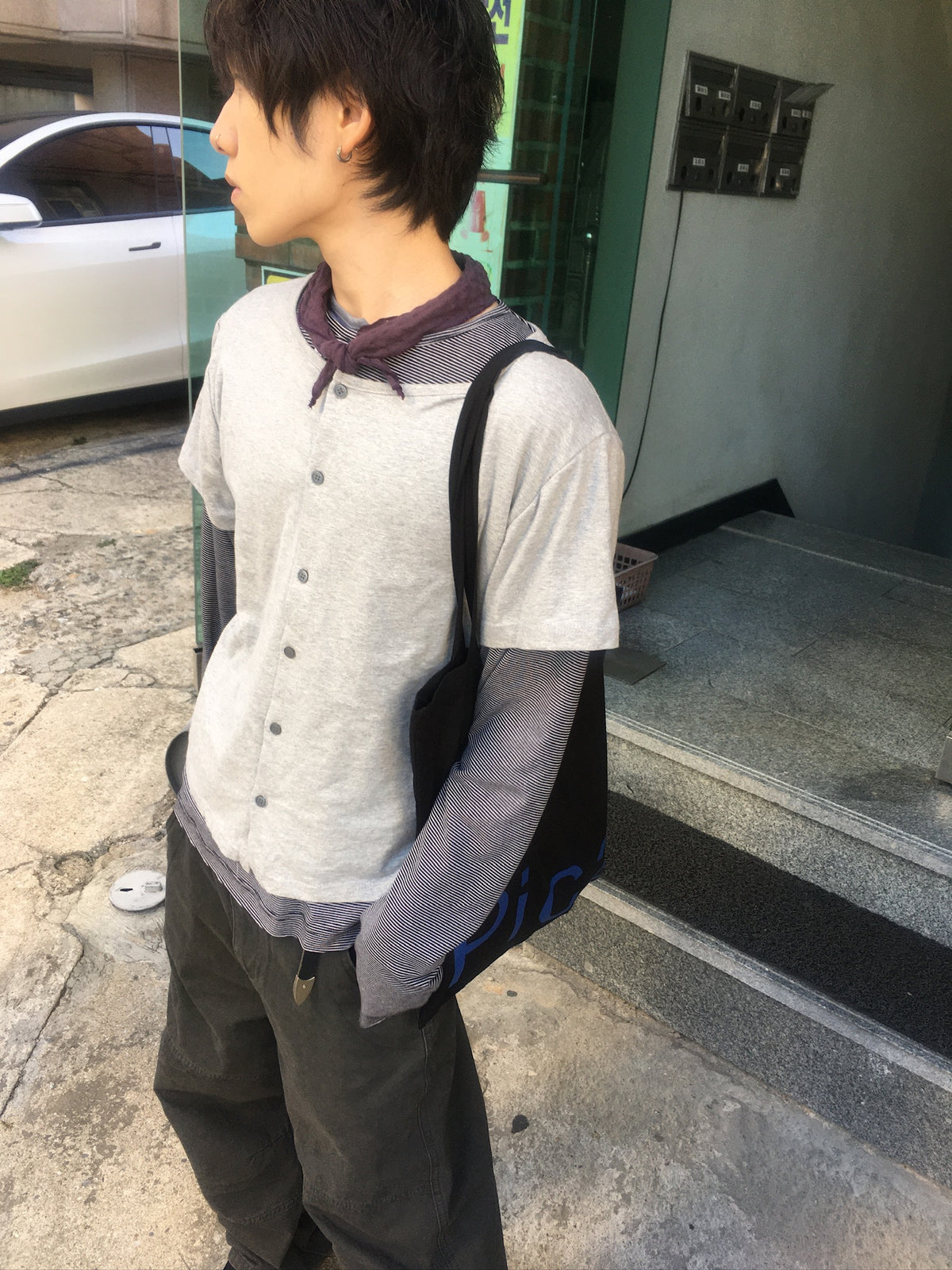 mock layer button tee (grey)