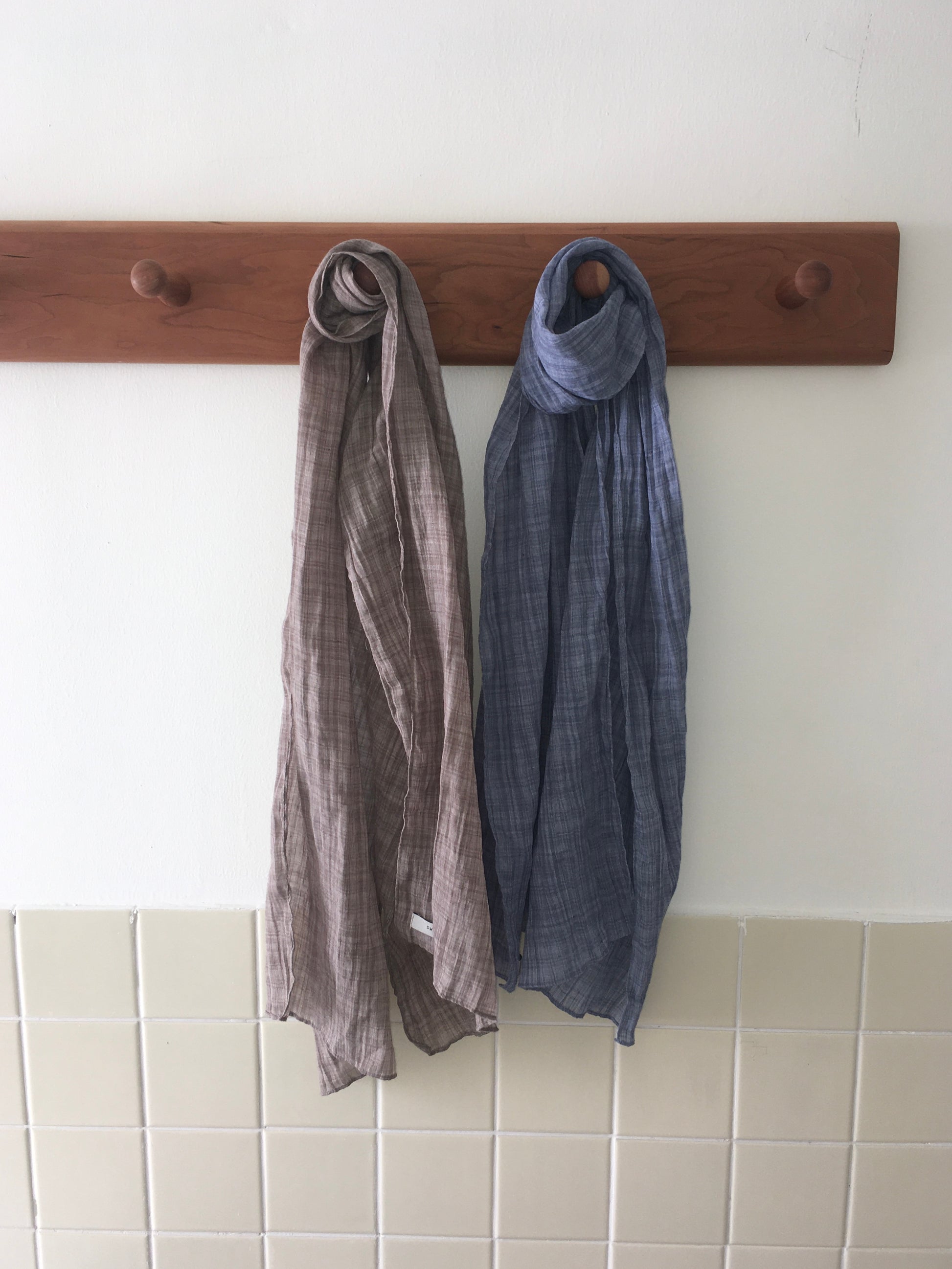 mist check scarf (navy)