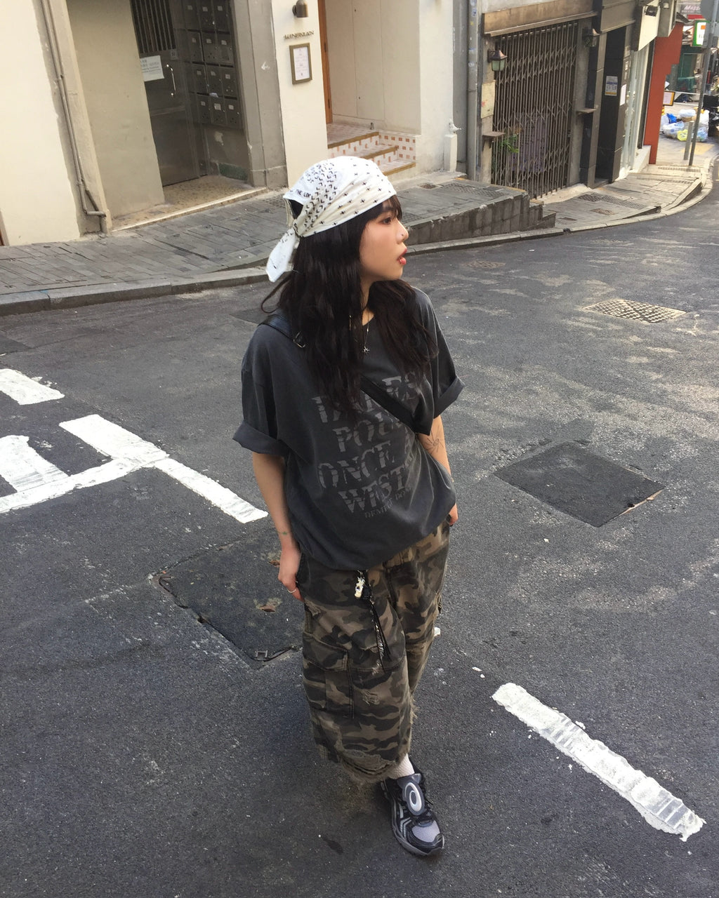 (in stock) camo damaged bermuda pants