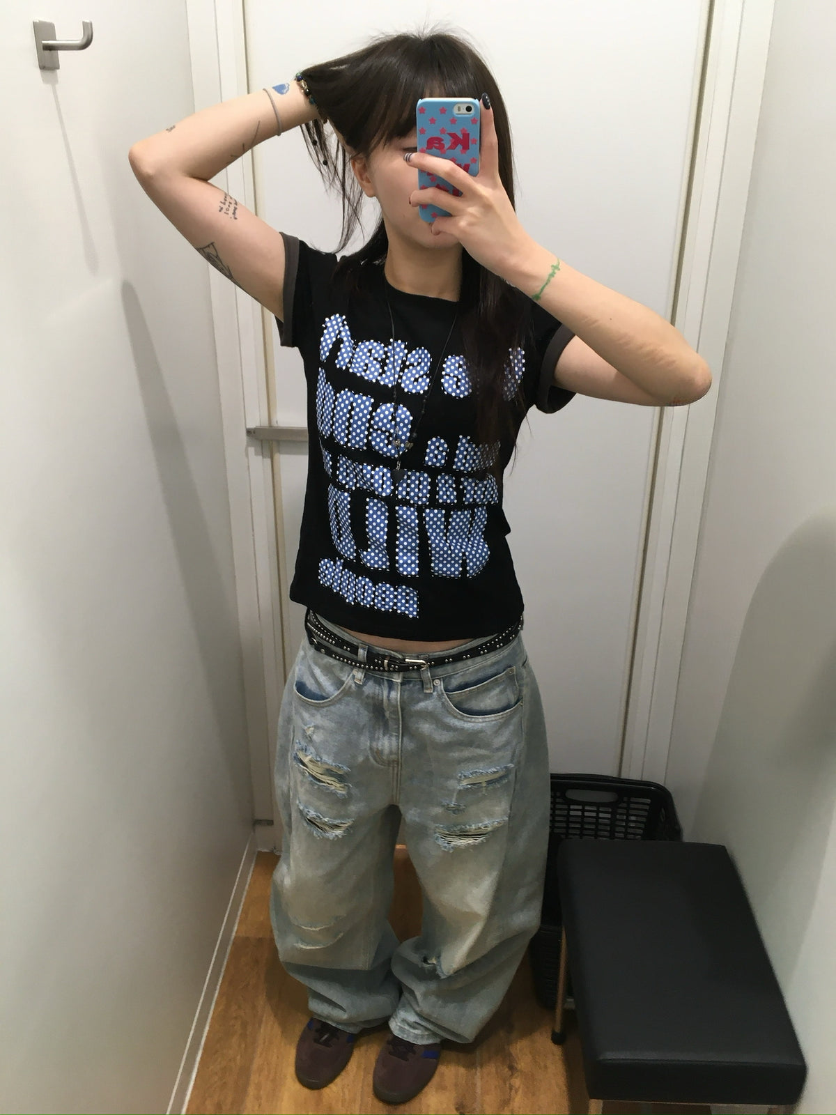 dot letter roll-up tee (black)