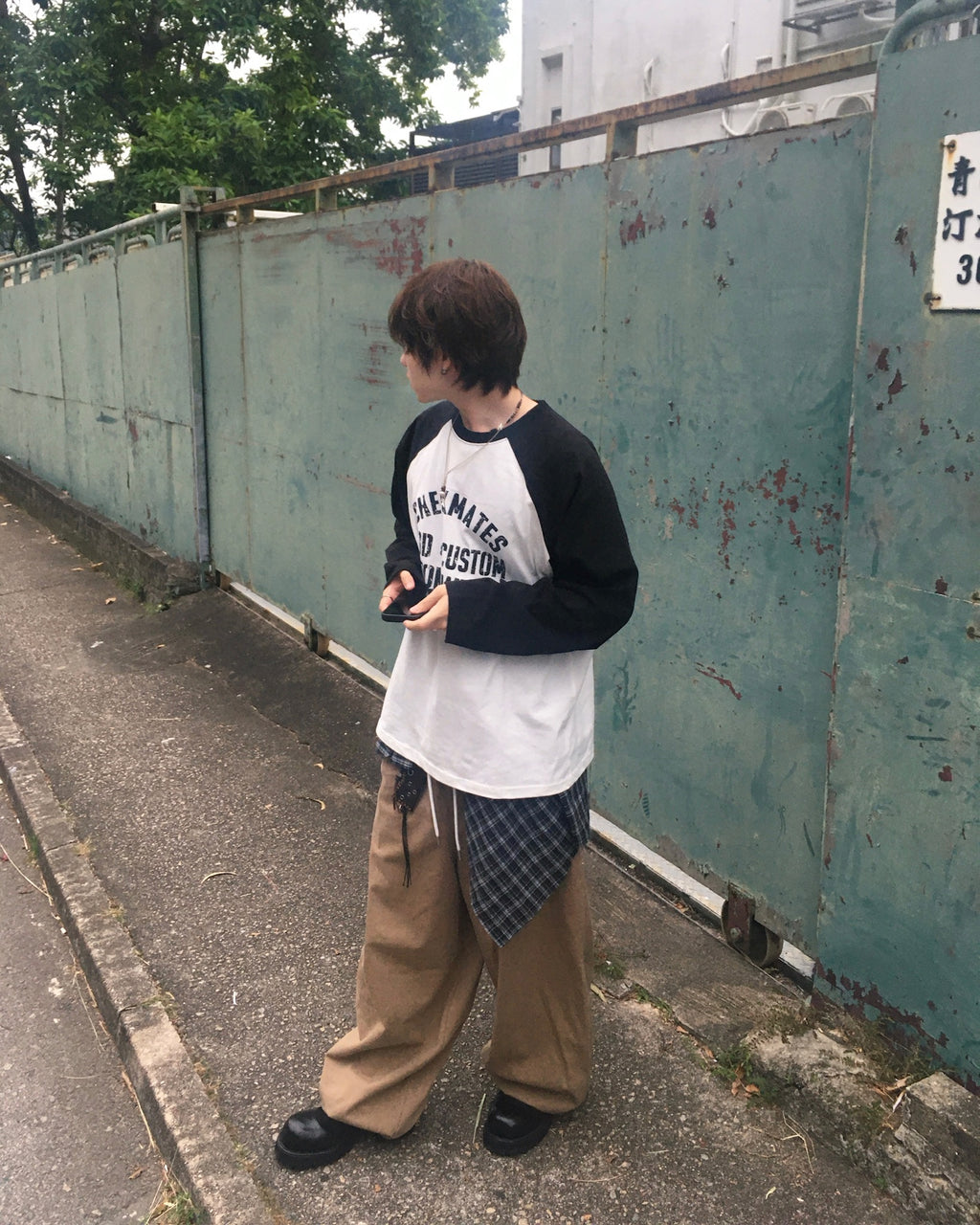 checkmates raglan tee (black/white)