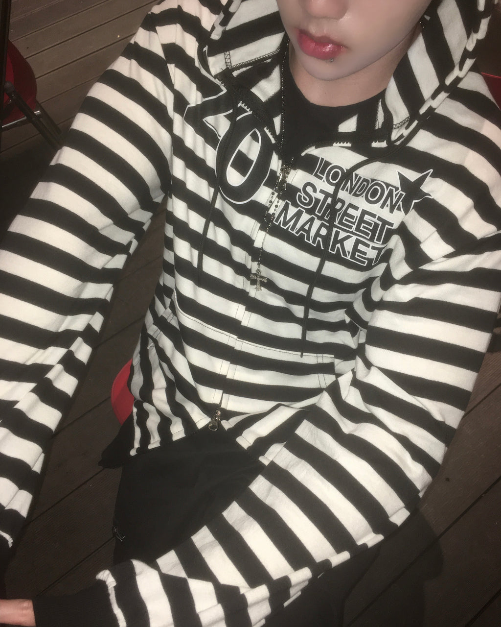 20 striped zip-up hoodie (black)