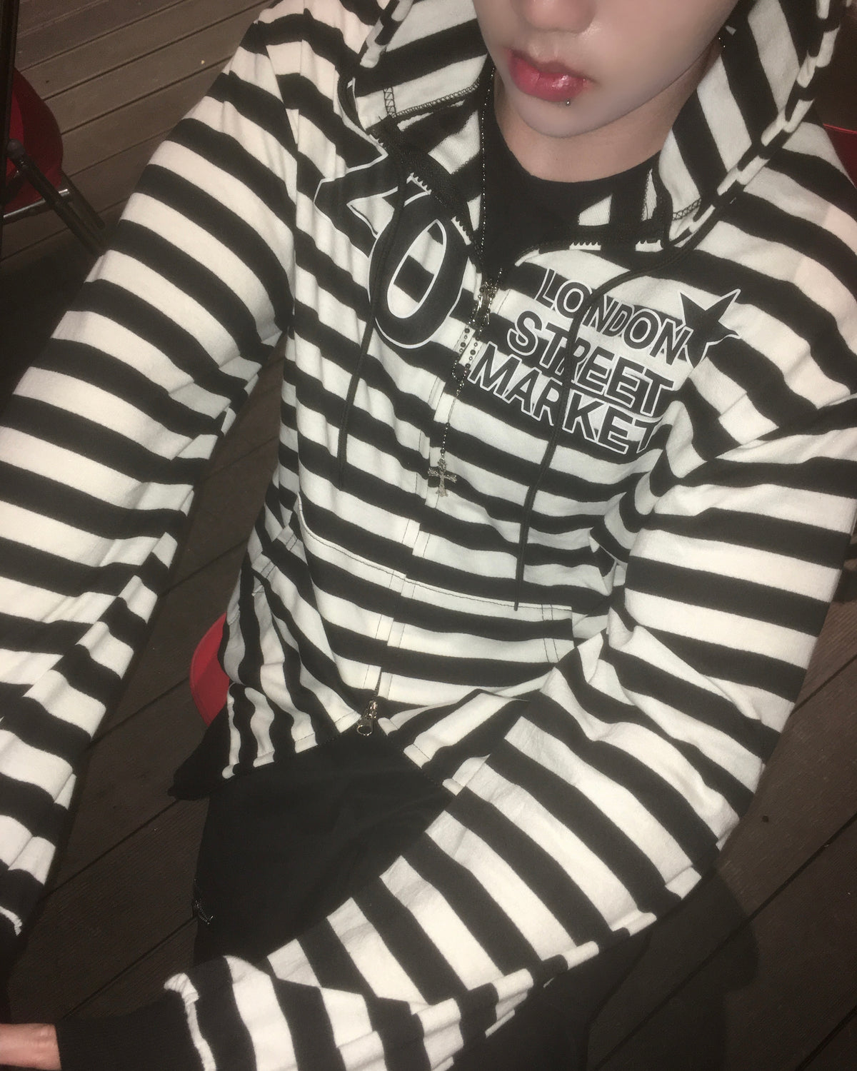 20 striped zip-up hoodie (black)