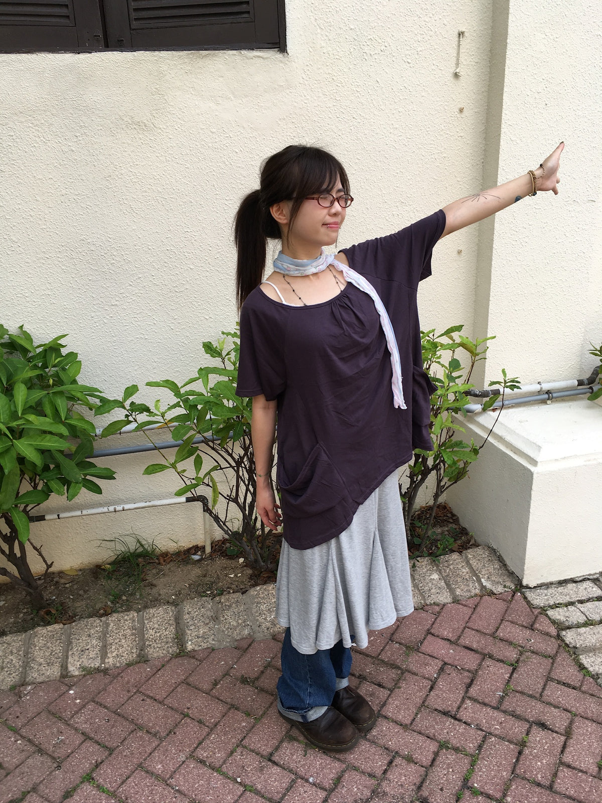 gathered neck pocket tee (purple)