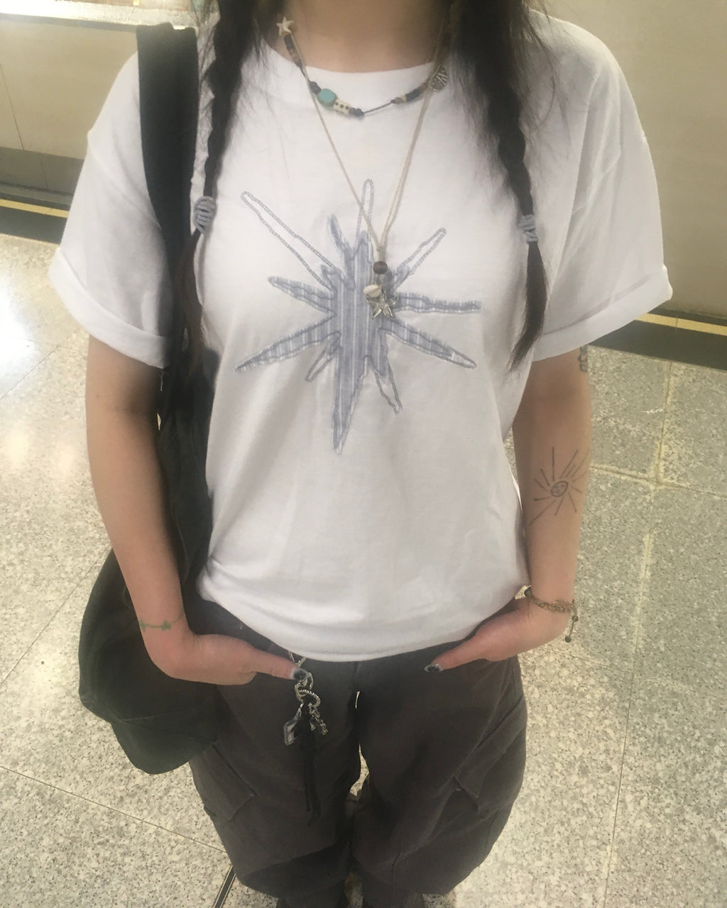 star colored crop tee (white)