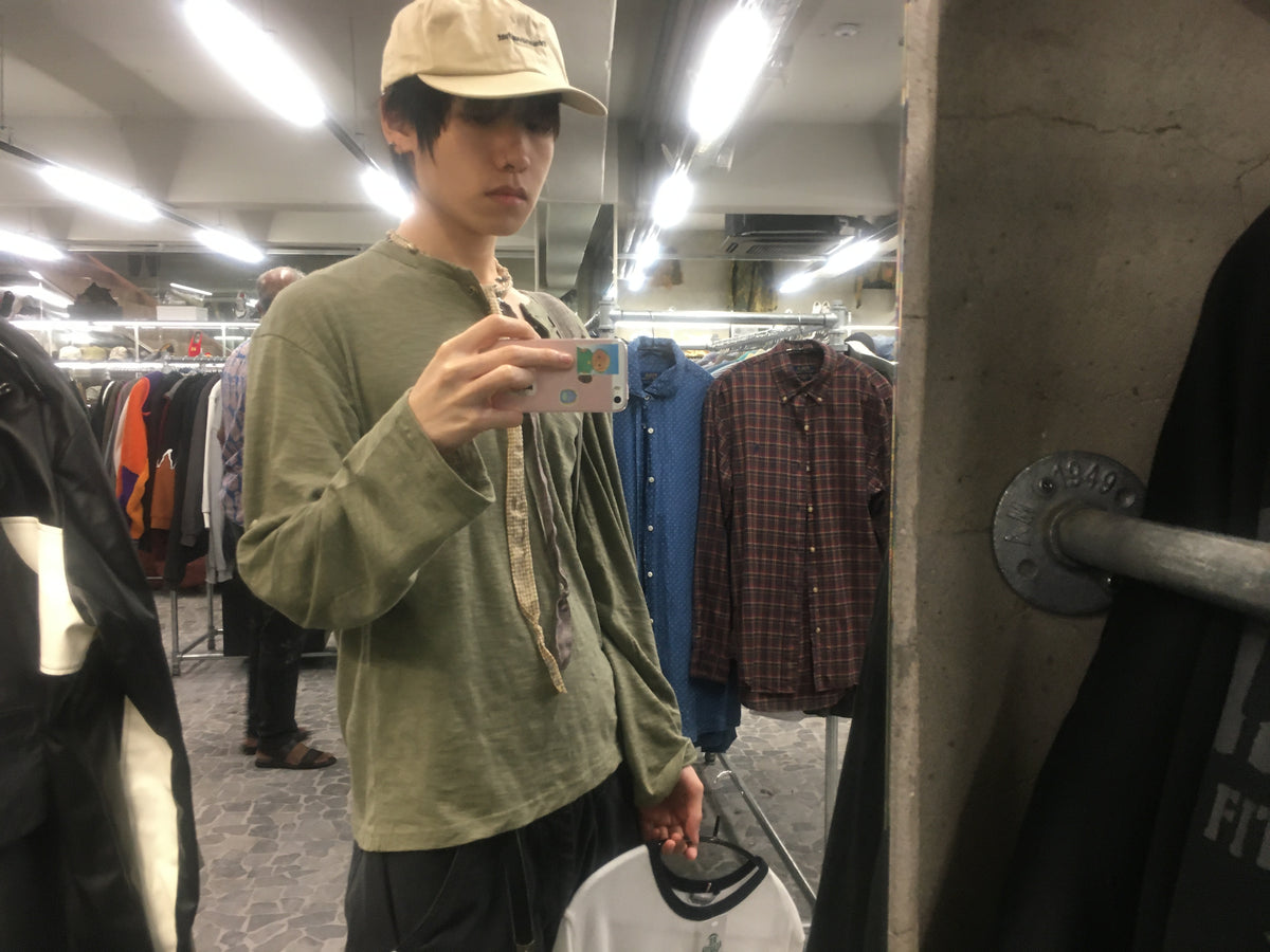 henley neck roll-up tee (khaki)
