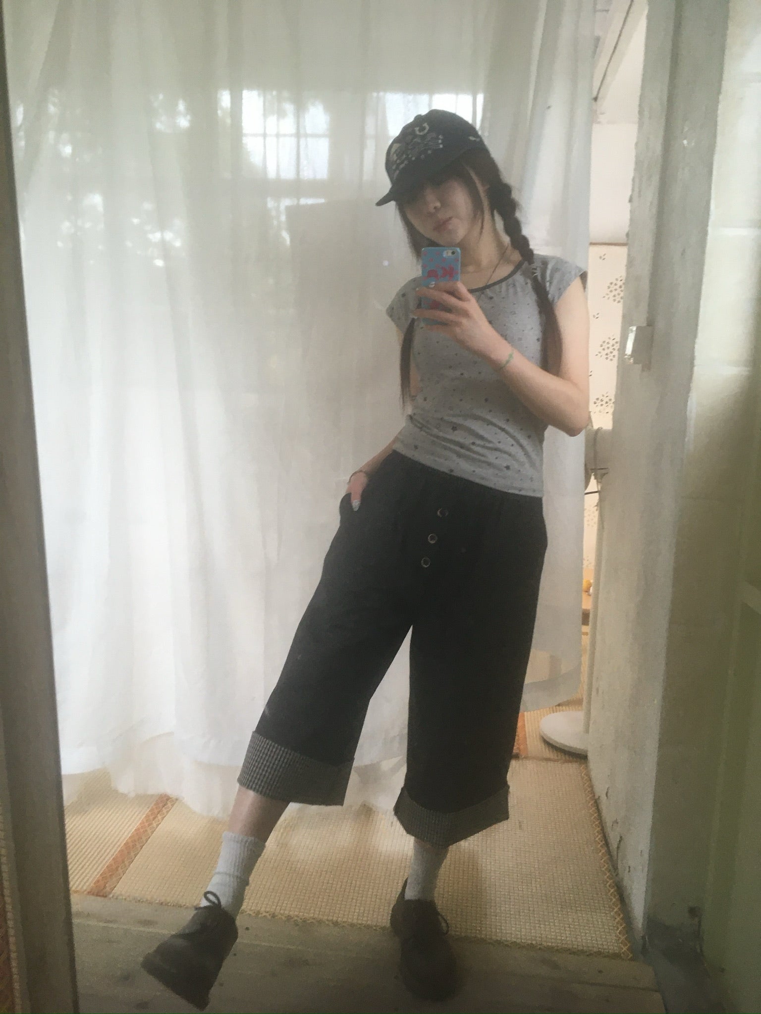 check roll-up pants