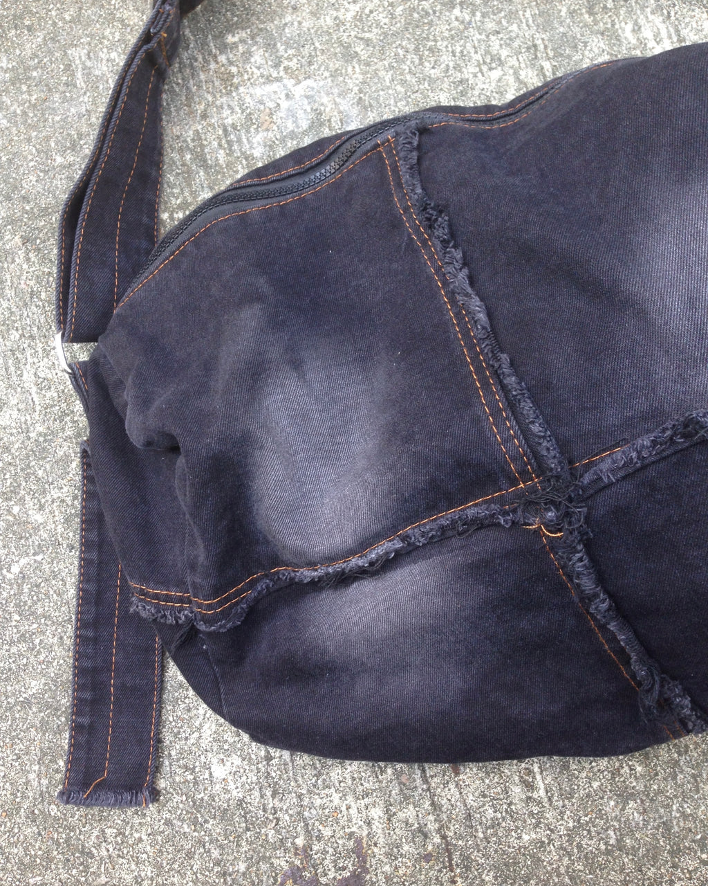 stitch washed denim bag (black)