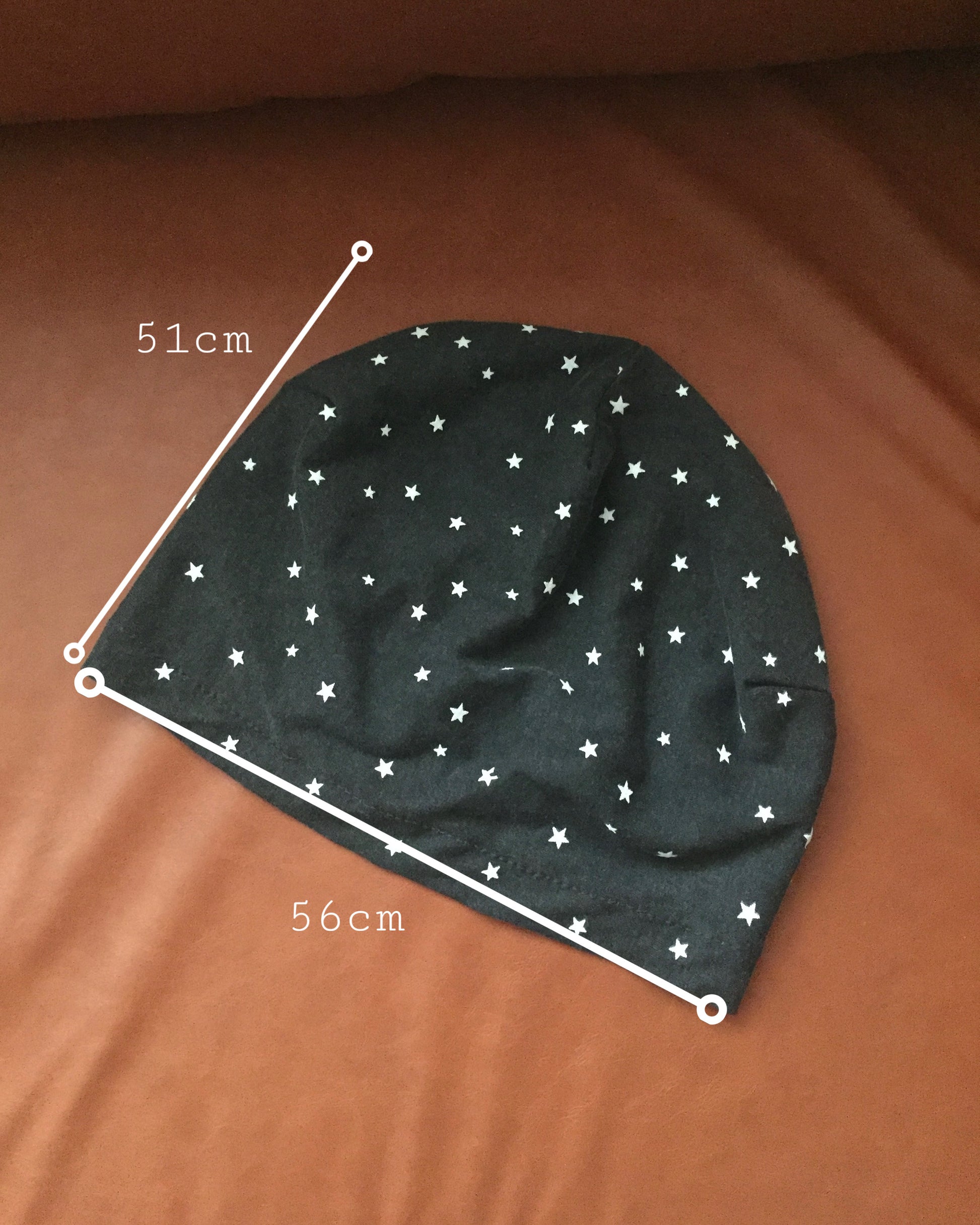 shooting star beanie (charcoal)