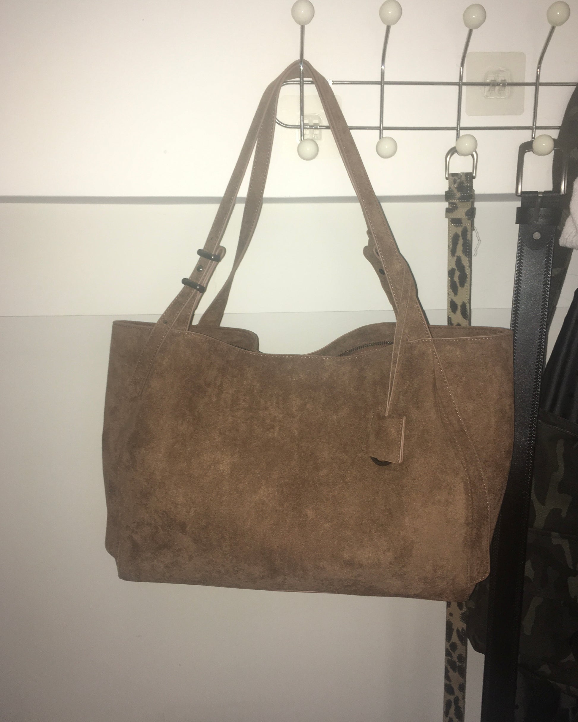 suede shoulder bag (camel)