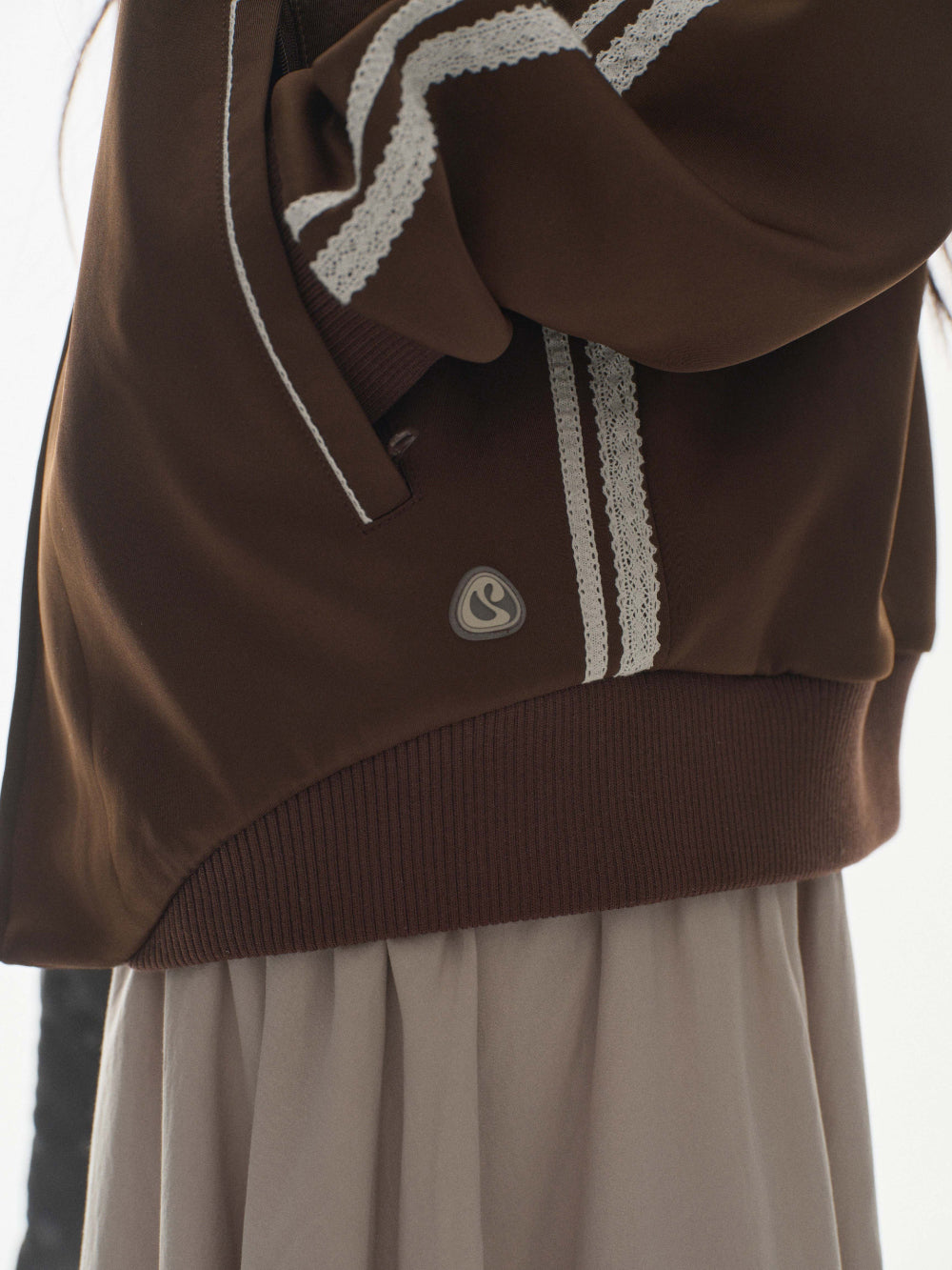 ✪【𝘱𝘳𝘦-𝘰𝘳𝘥𝘦𝘳】coyseio lace track jacket (brown)