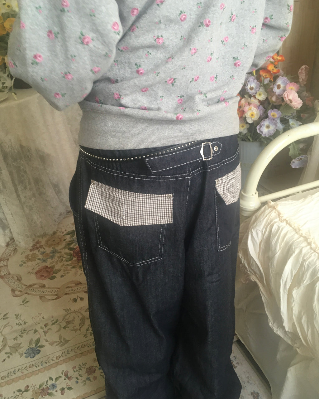 checked cinch back pants (navy)