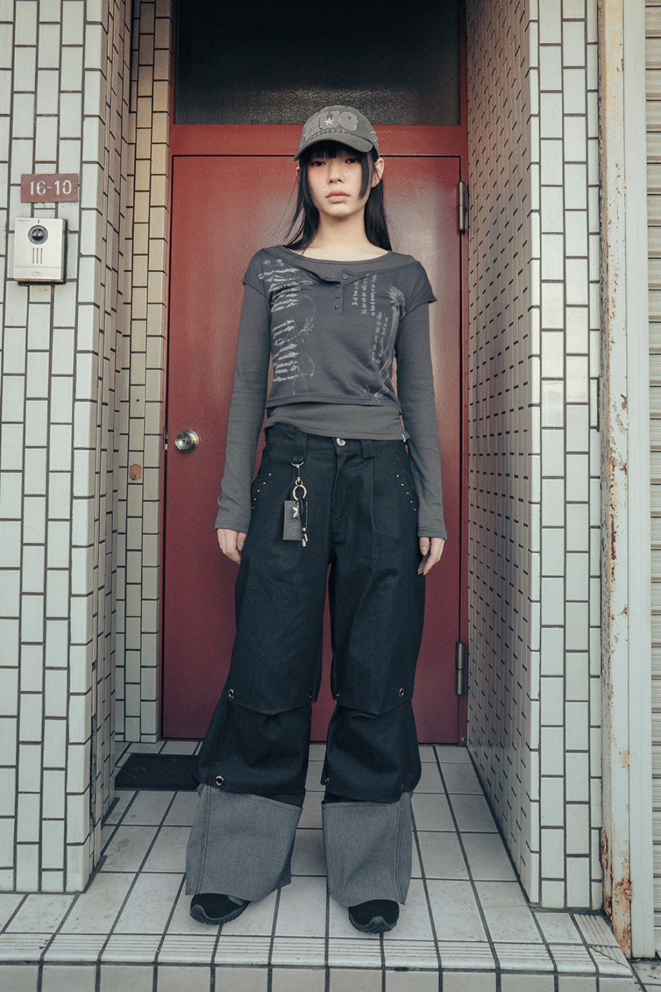HUGYOURSKIN CHIN DENIM PANTS (BLACK)