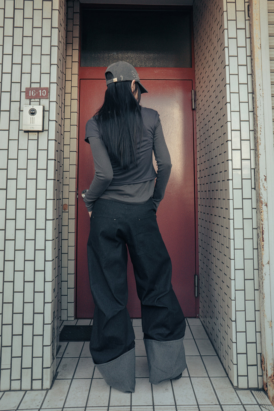 HUGYOURSKIN CHIN DENIM PANTS (BLACK)