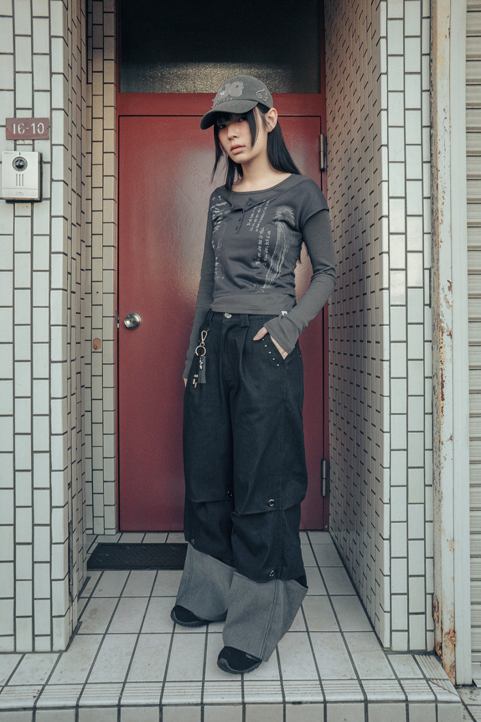 HUGYOURSKIN CHIN DENIM PANTS (BLACK)