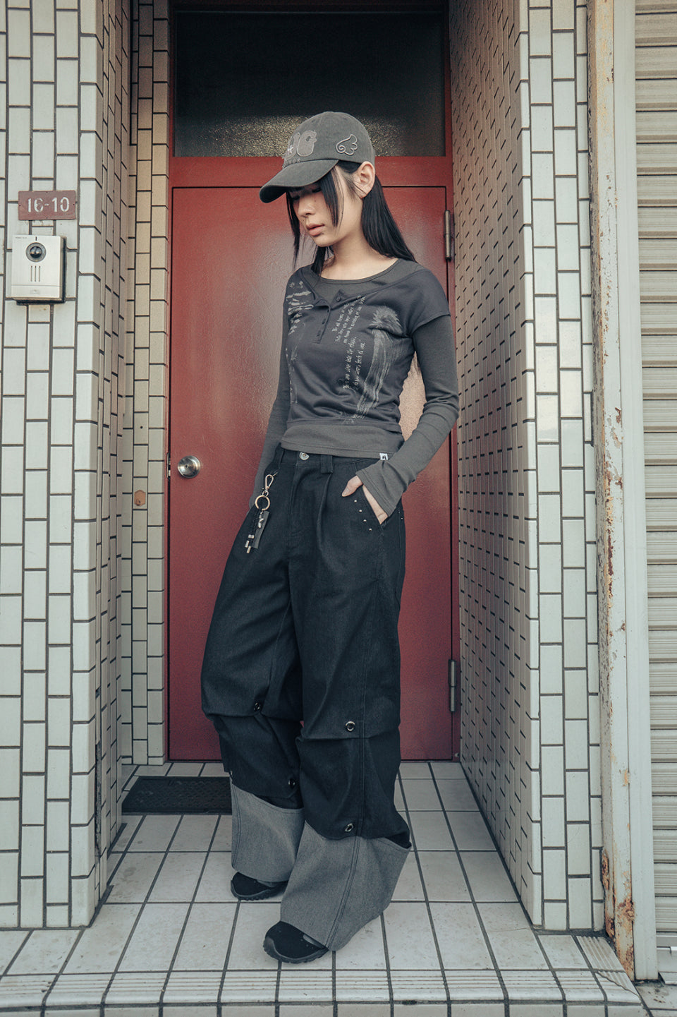 HUGYOURSKIN CHIN DENIM PANTS (BLACK)