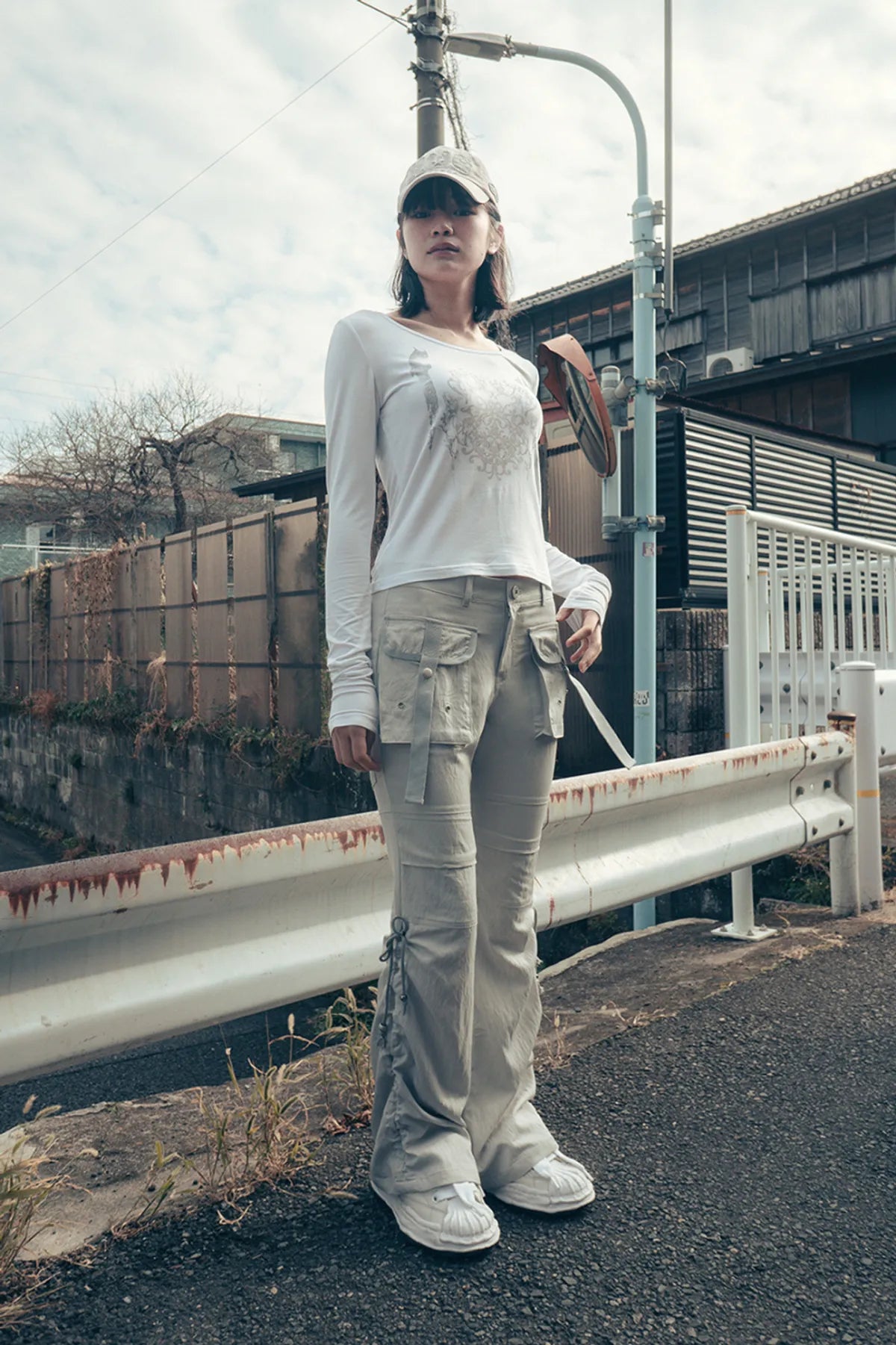 HUGYOURSKIN BOOTCUT CARGO PANTS (GREY)
