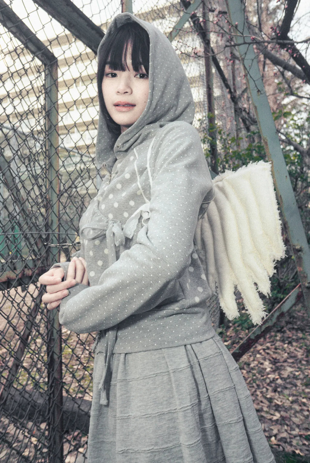 HUGYOURSKIN DOT BIG POCKET HOODIE (GREY)