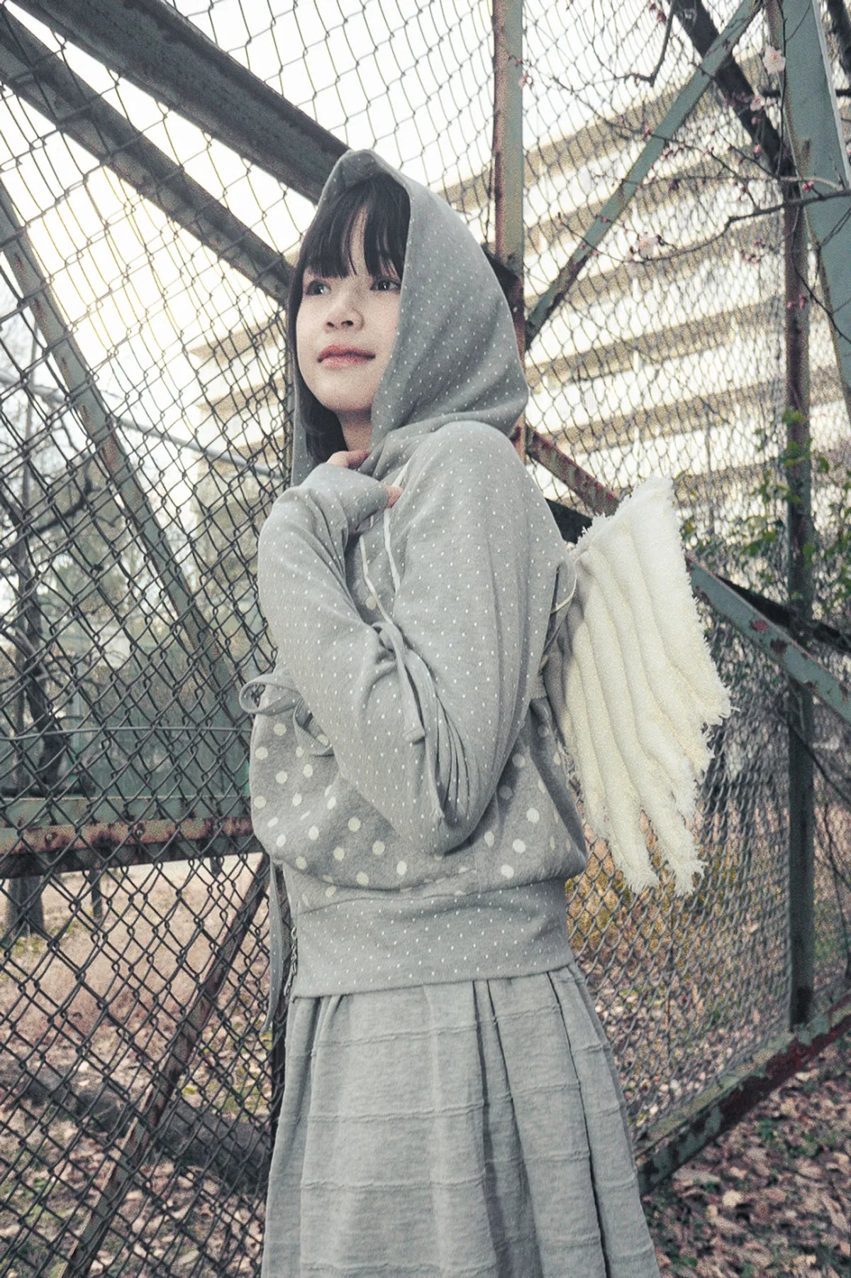 HUGYOURSKIN DOT BIG POCKET HOODIE (GREY)