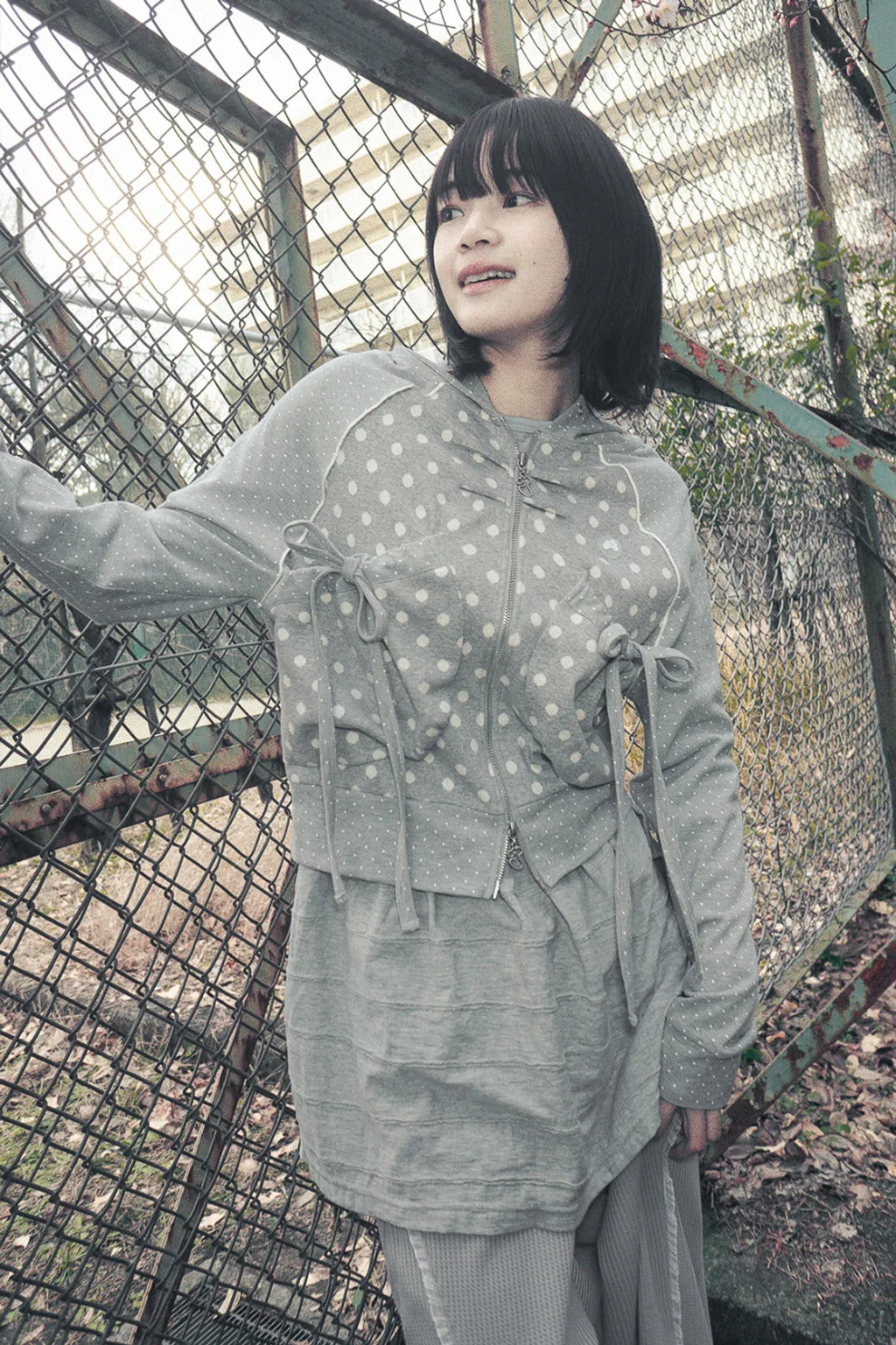 HUGYOURSKIN DOT BIG POCKET HOODIE (GREY)