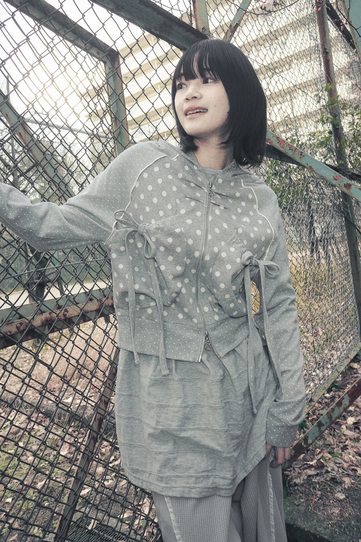 HUGYOURSKIN DOT BIG POCKET HOODIE (GREY)