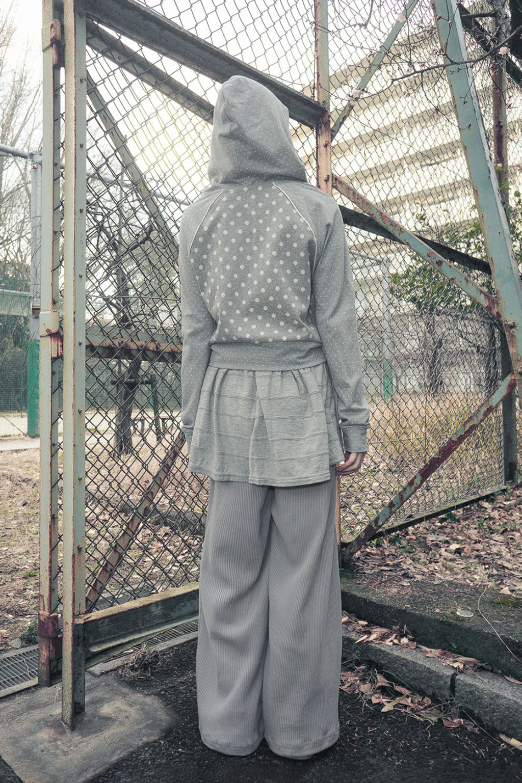 HUGYOURSKIN DOT BIG POCKET HOODIE (GREY)