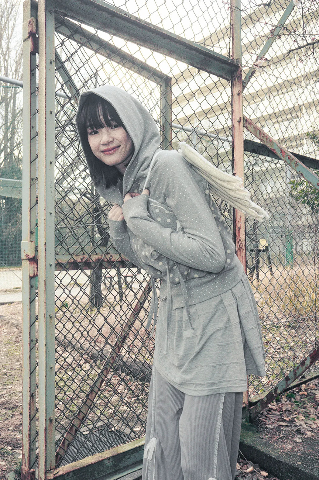 HUGYOURSKIN DOT BIG POCKET HOODIE (GREY)