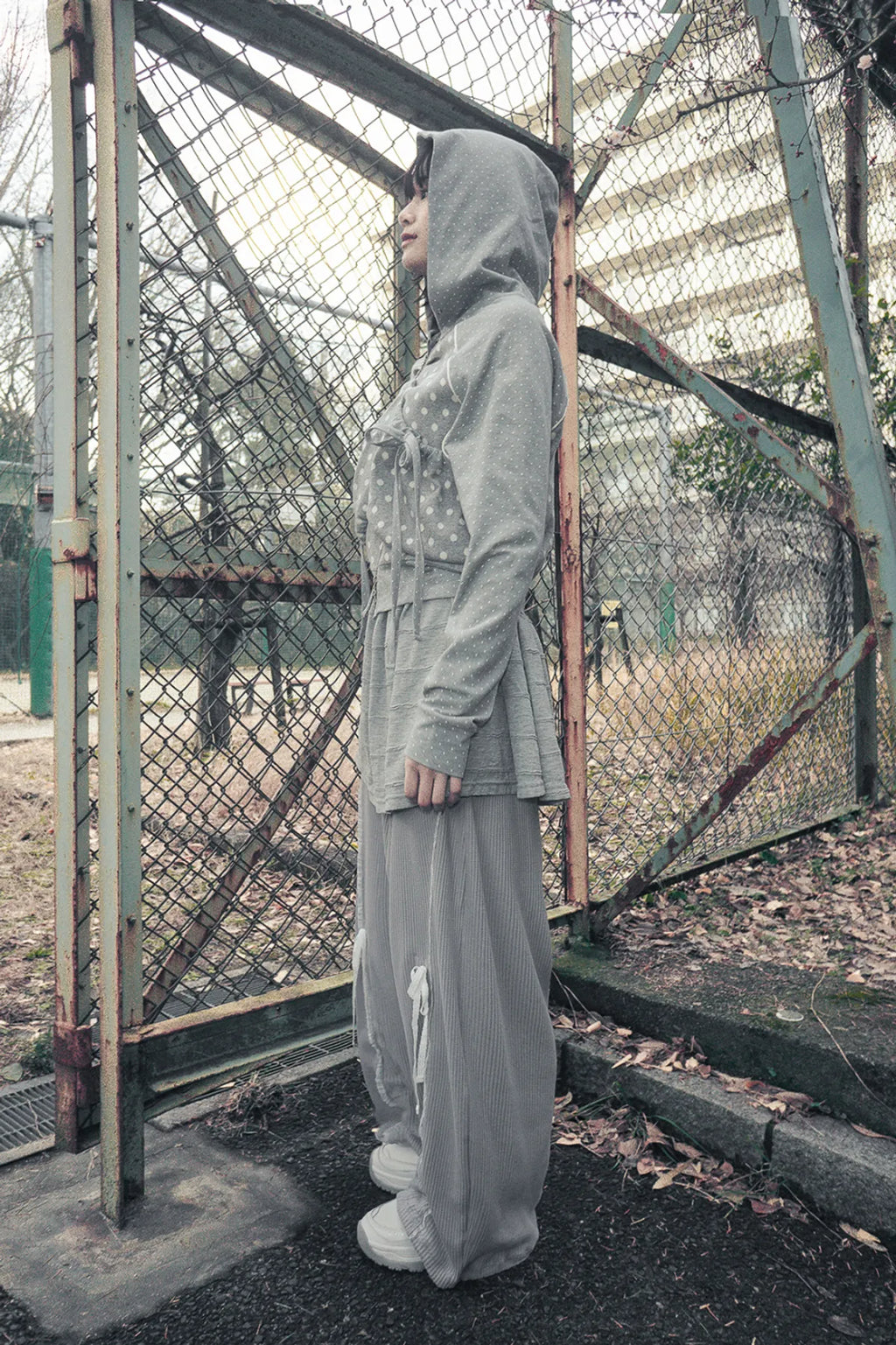 HUGYOURSKIN DOT BIG POCKET HOODIE (GREY)