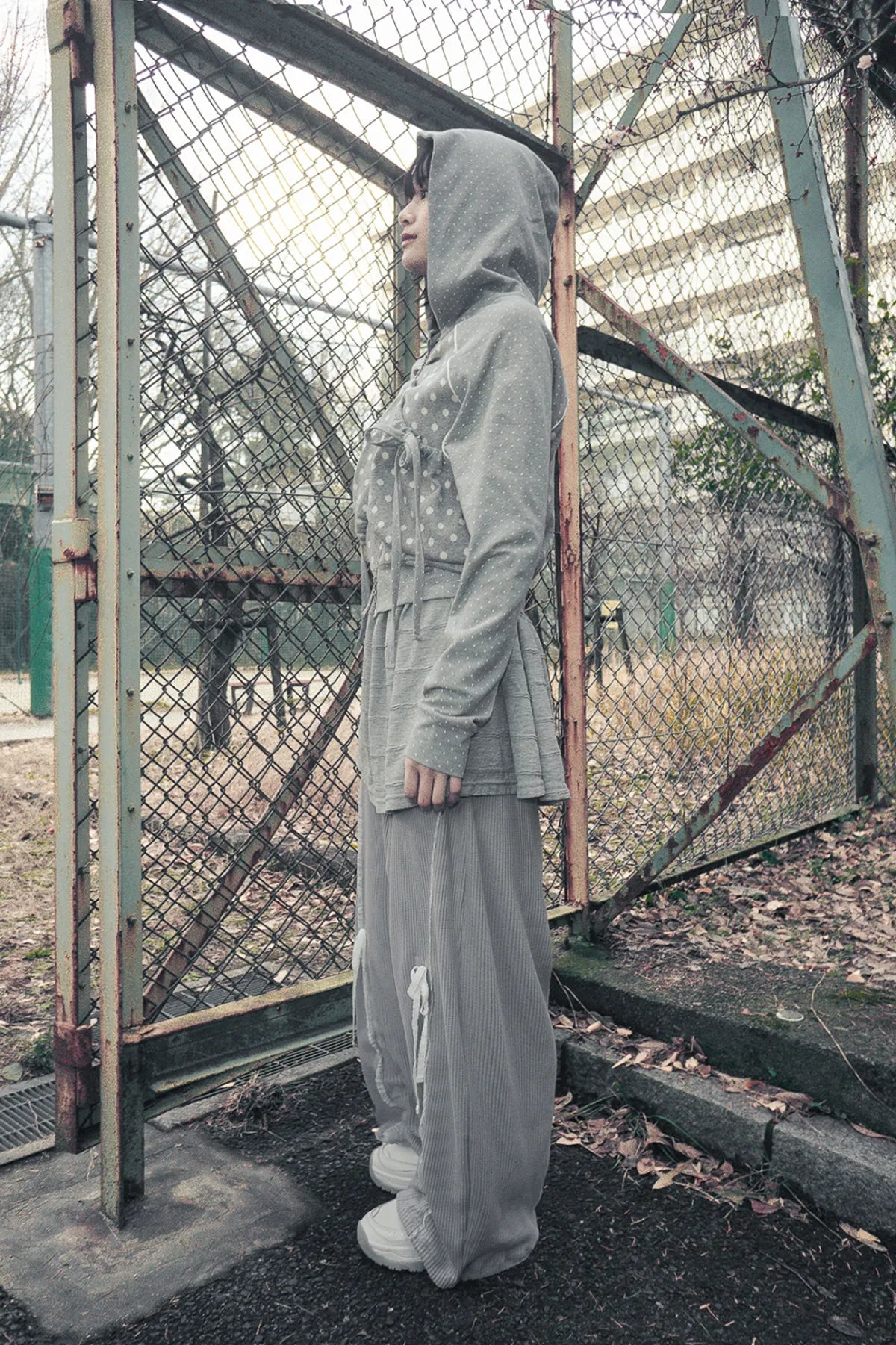 HUGYOURSKIN DOT BIG POCKET HOODIE (GREY)