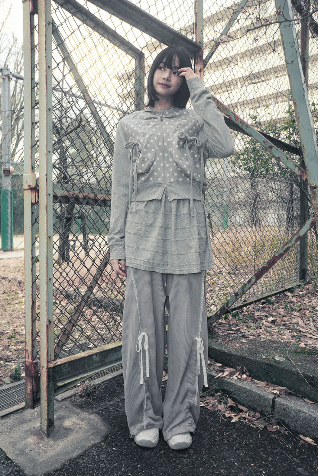 HUGYOURSKIN DOT BIG POCKET HOODIE (GREY)