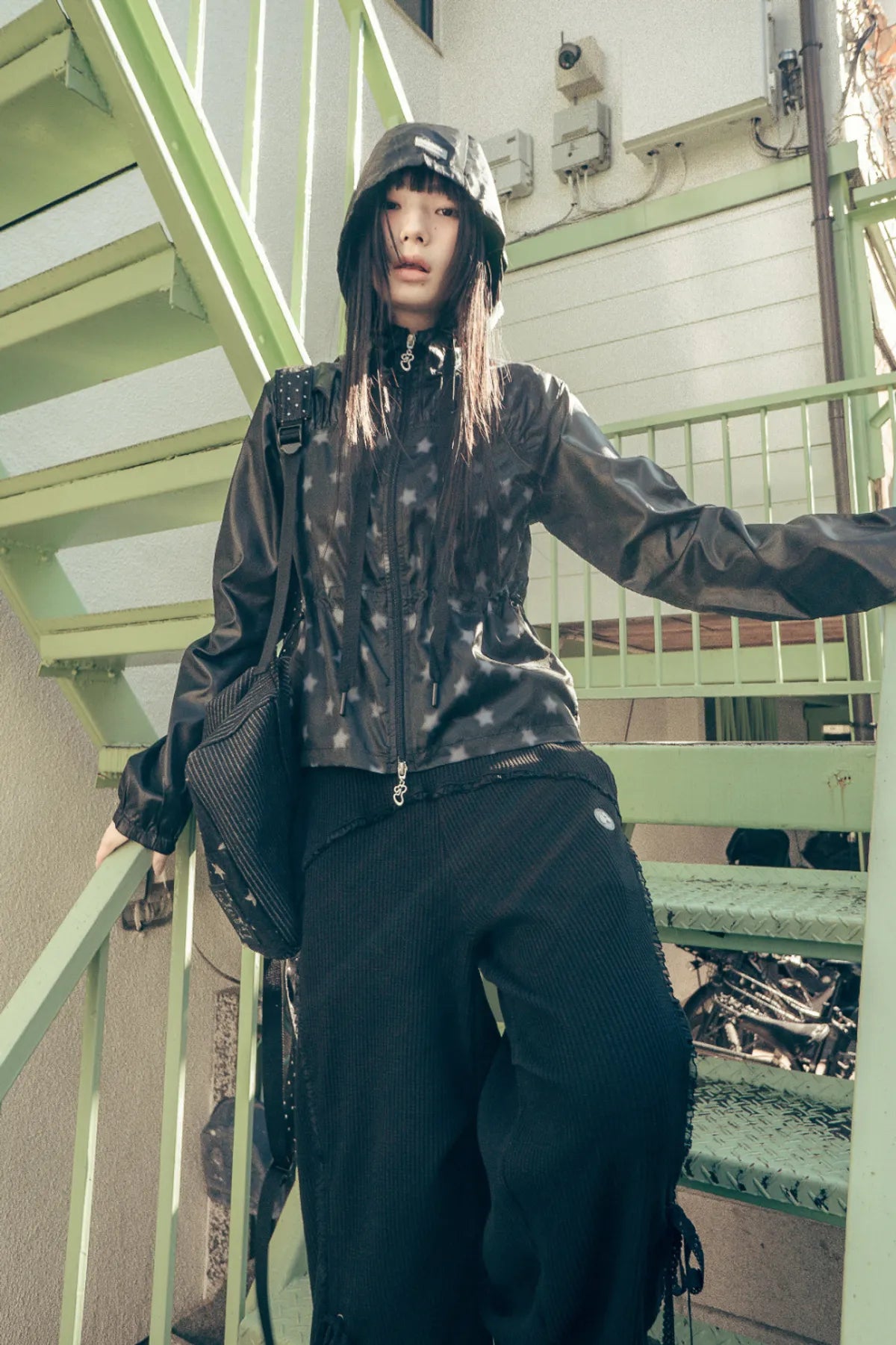 HUGYOURSKIN STARDUST WINDBREAKER (BLACK)