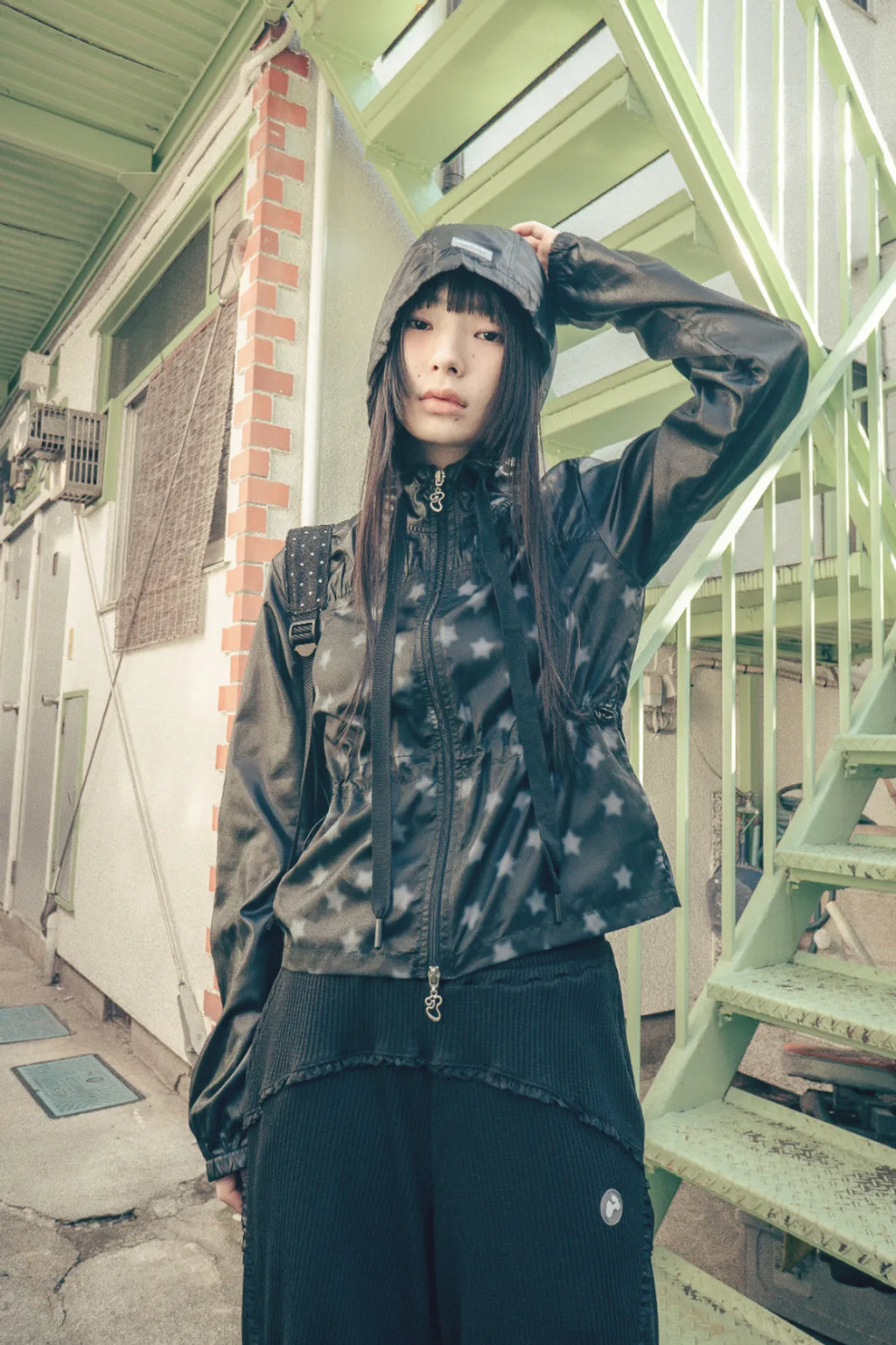 HUGYOURSKIN STARDUST WINDBREAKER (BLACK)