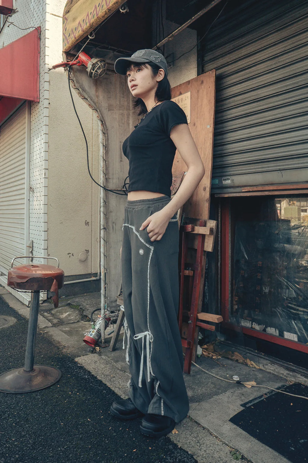 HUGYOURSKIN RACE JOGGER PANTS (CHARCOAL)