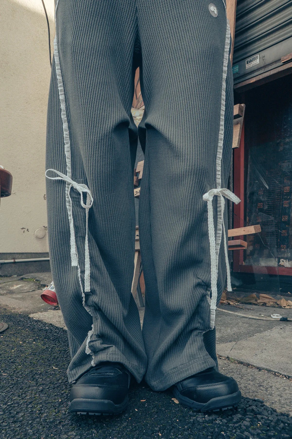 HUGYOURSKIN RACE JOGGER PANTS (CHARCOAL)